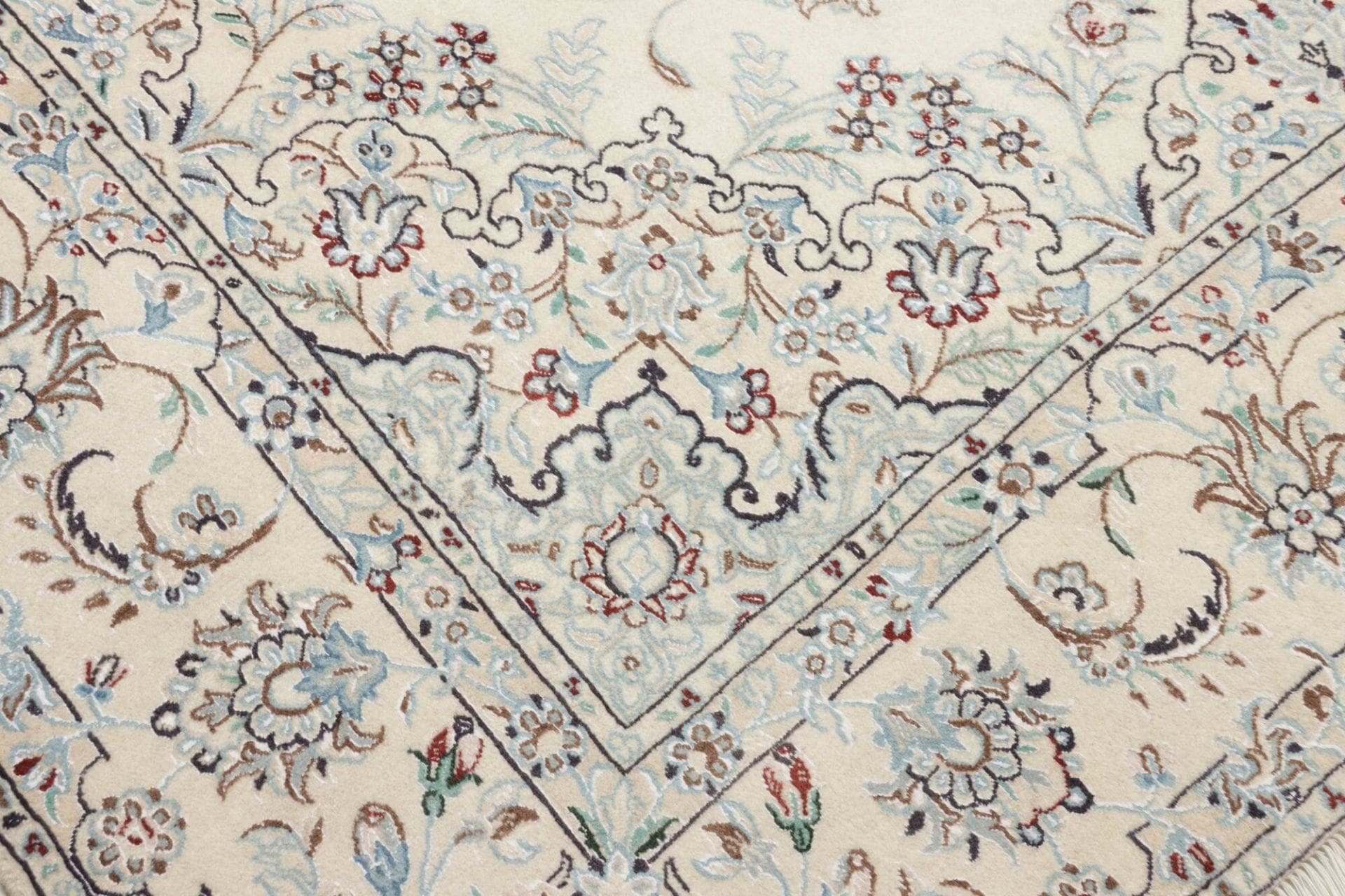 Handgeknüpfter Nain Perserteppich 196 × 312 cm
