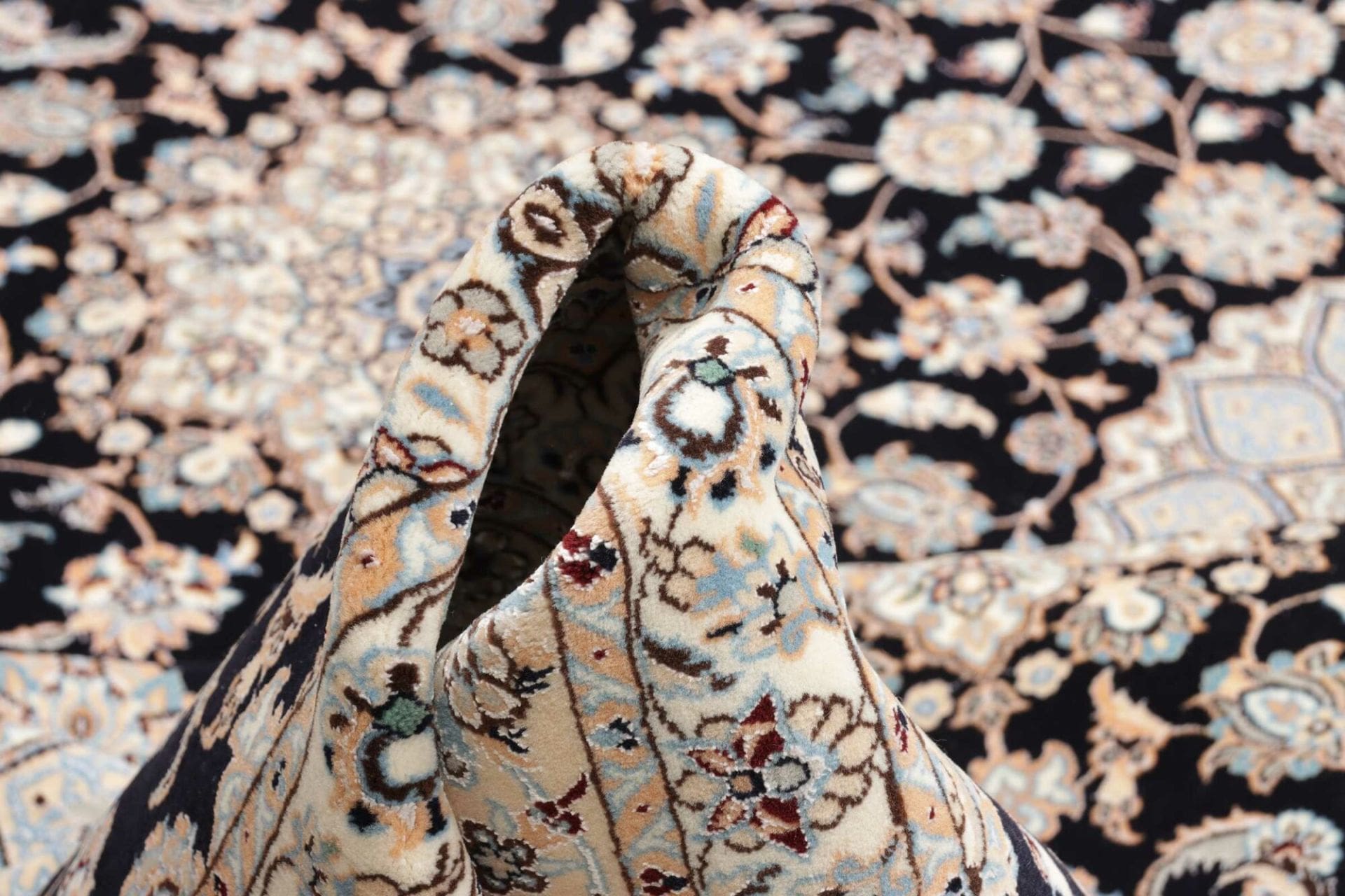 Nain Perserteppich aus Iran, 220 × 316 cm