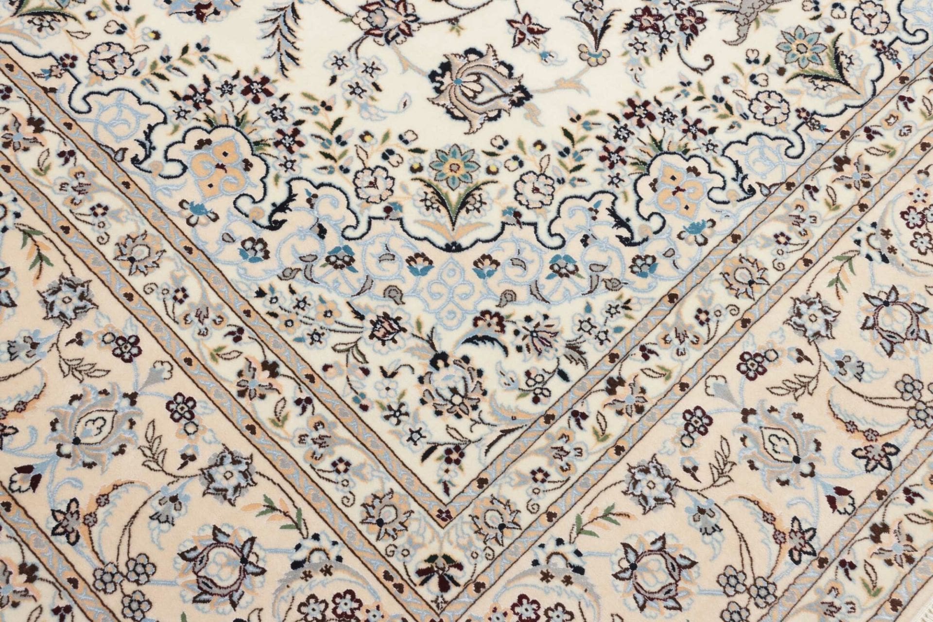 Nain Perserteppich aus Iran, 210 × 310 cm