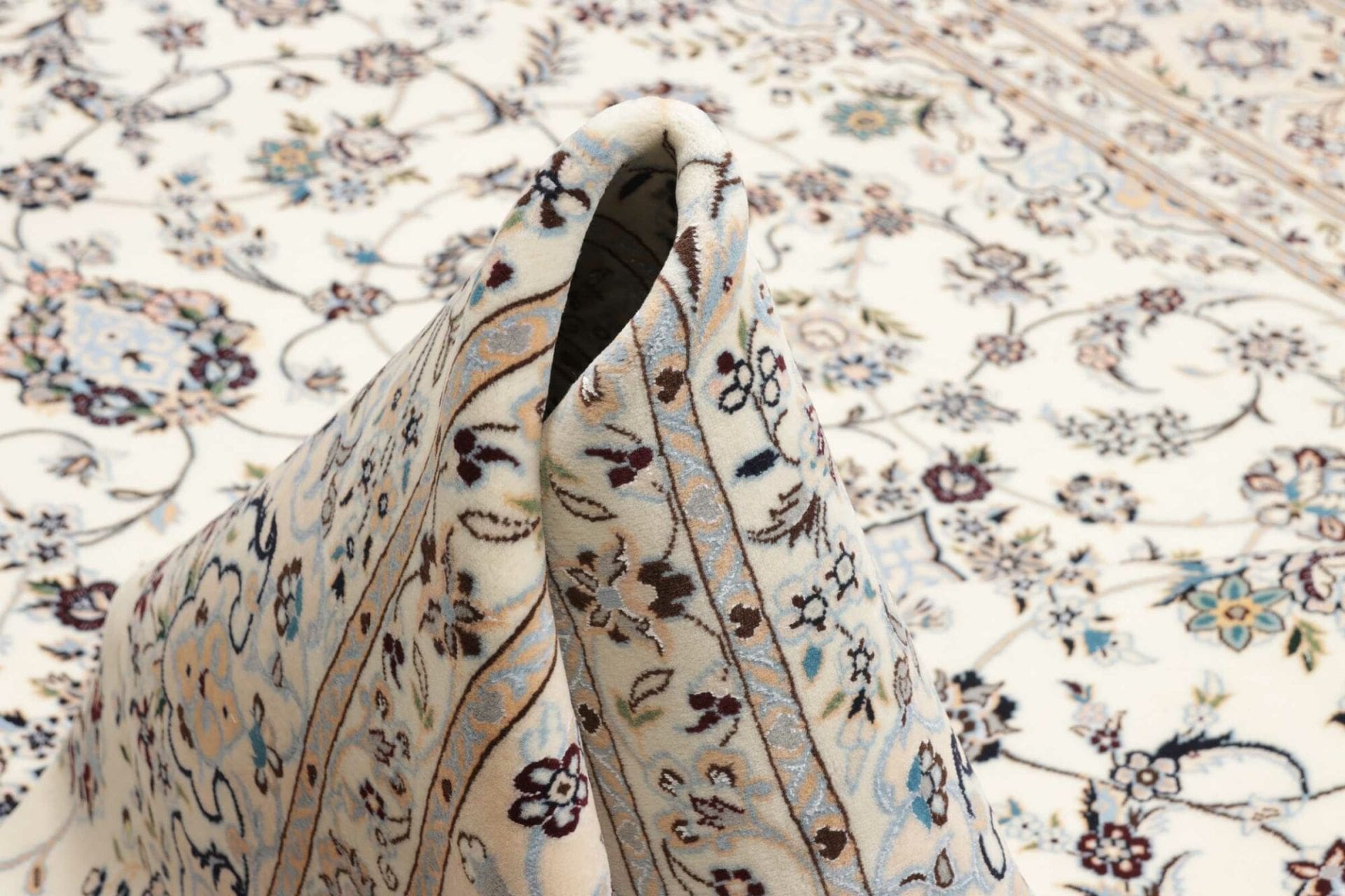 Nain Perserteppich aus Iran, 210 × 310 cm