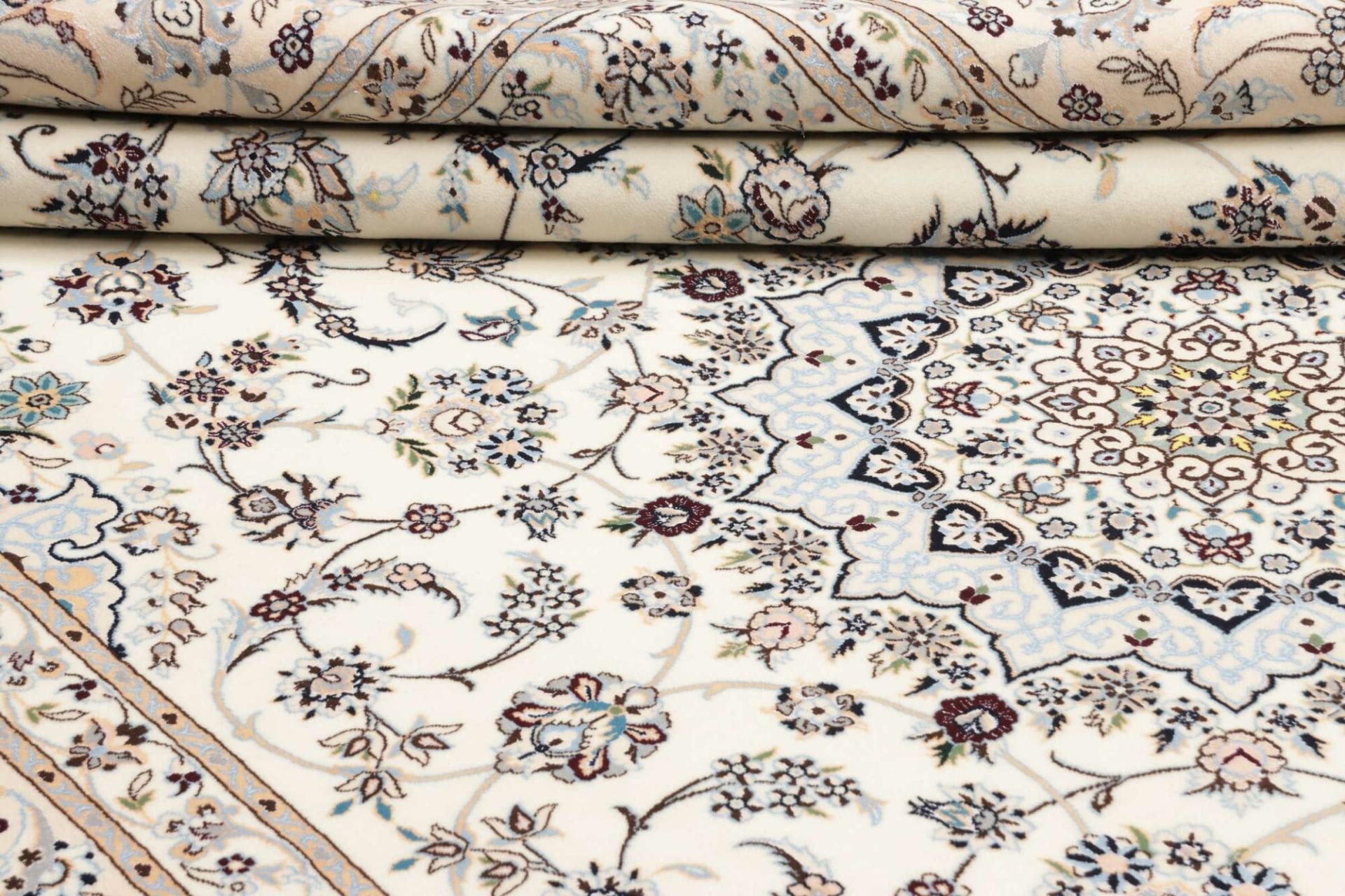 Nain Perserteppich aus Iran, 210 × 310 cm