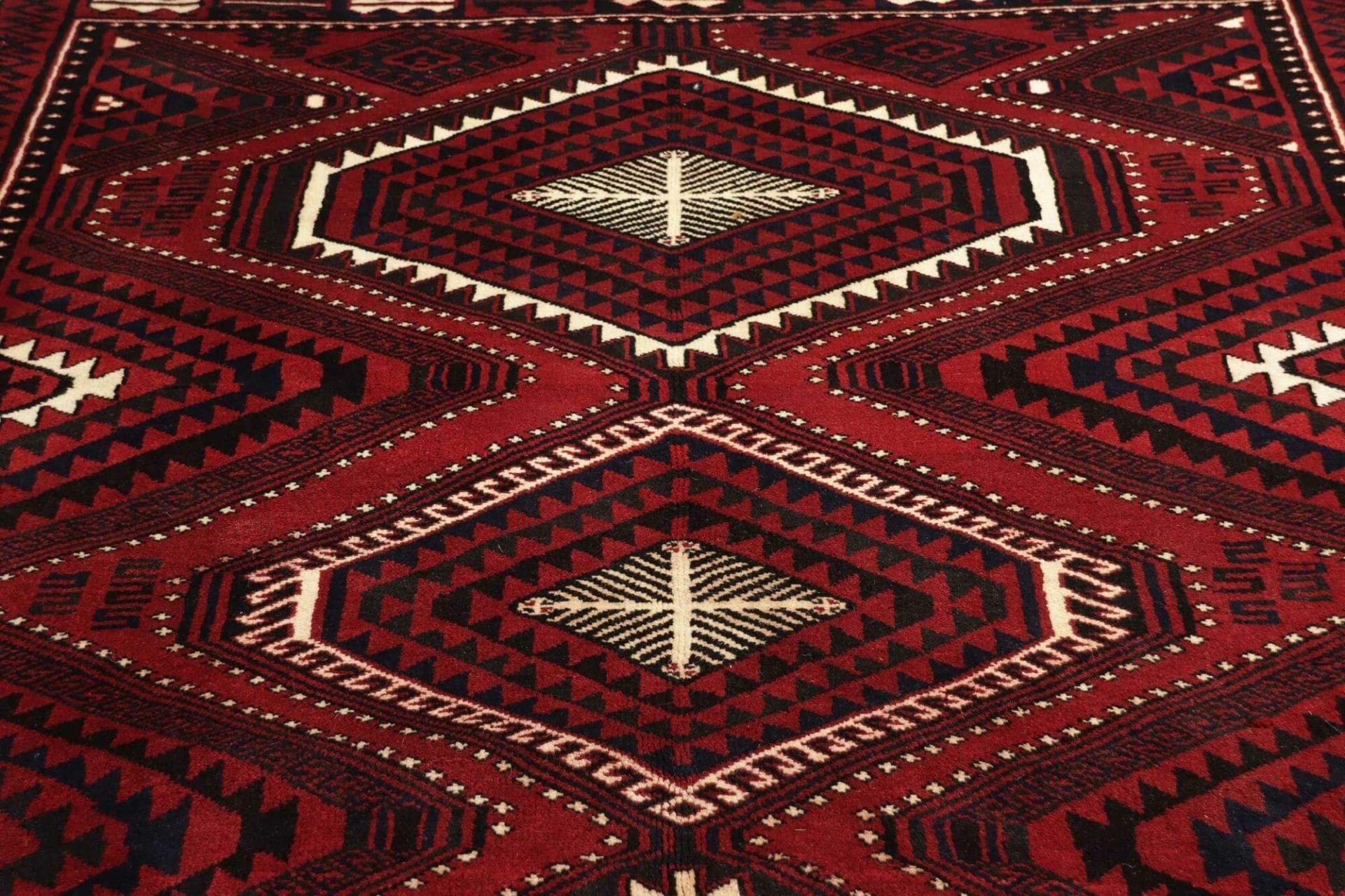 Loribaft Perserteppich aus Iran, 215 × 318 cm