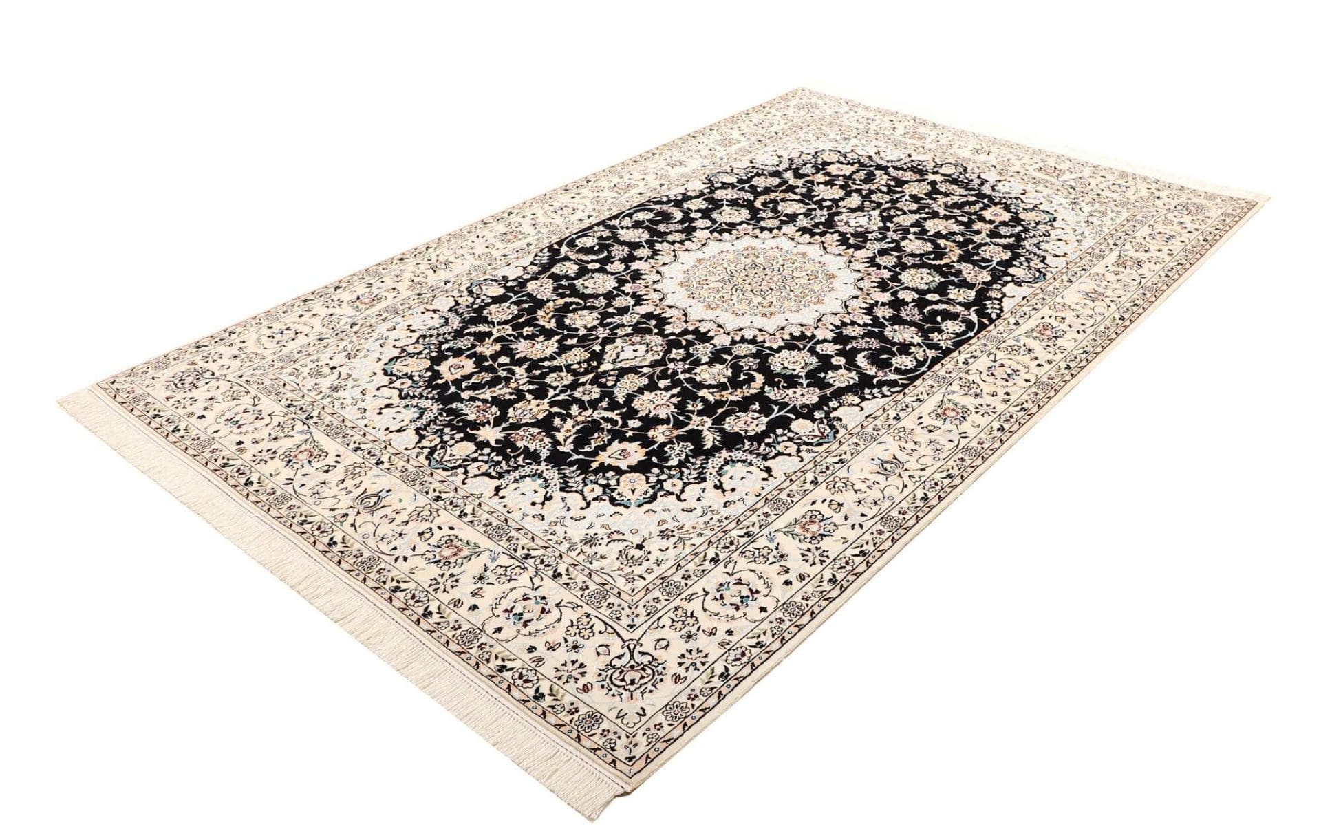 Handgeknüpfter Nain Perserteppich 165 × 246 cm