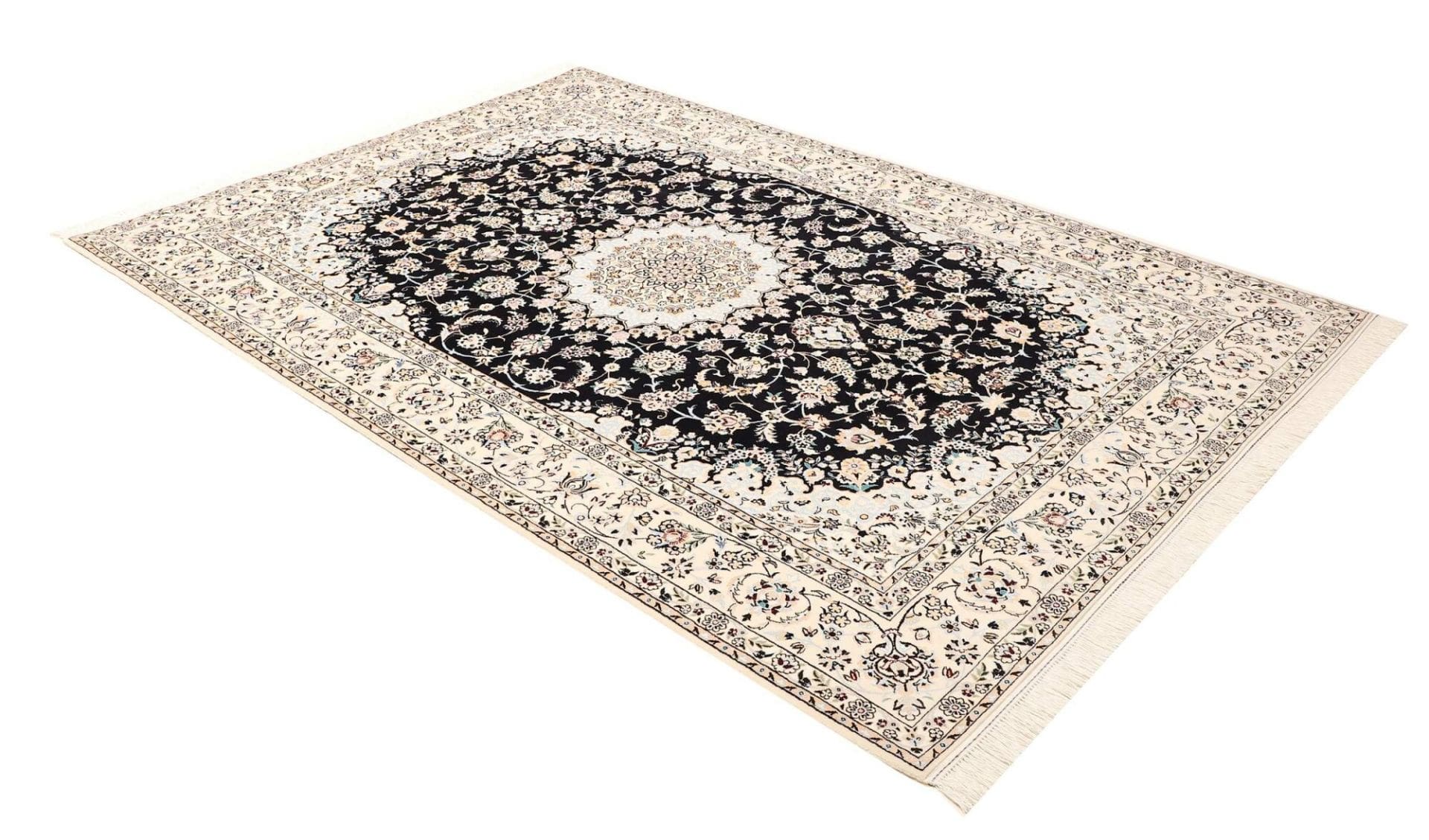 Handgeknüpfter Nain Perserteppich 165 × 246 cm