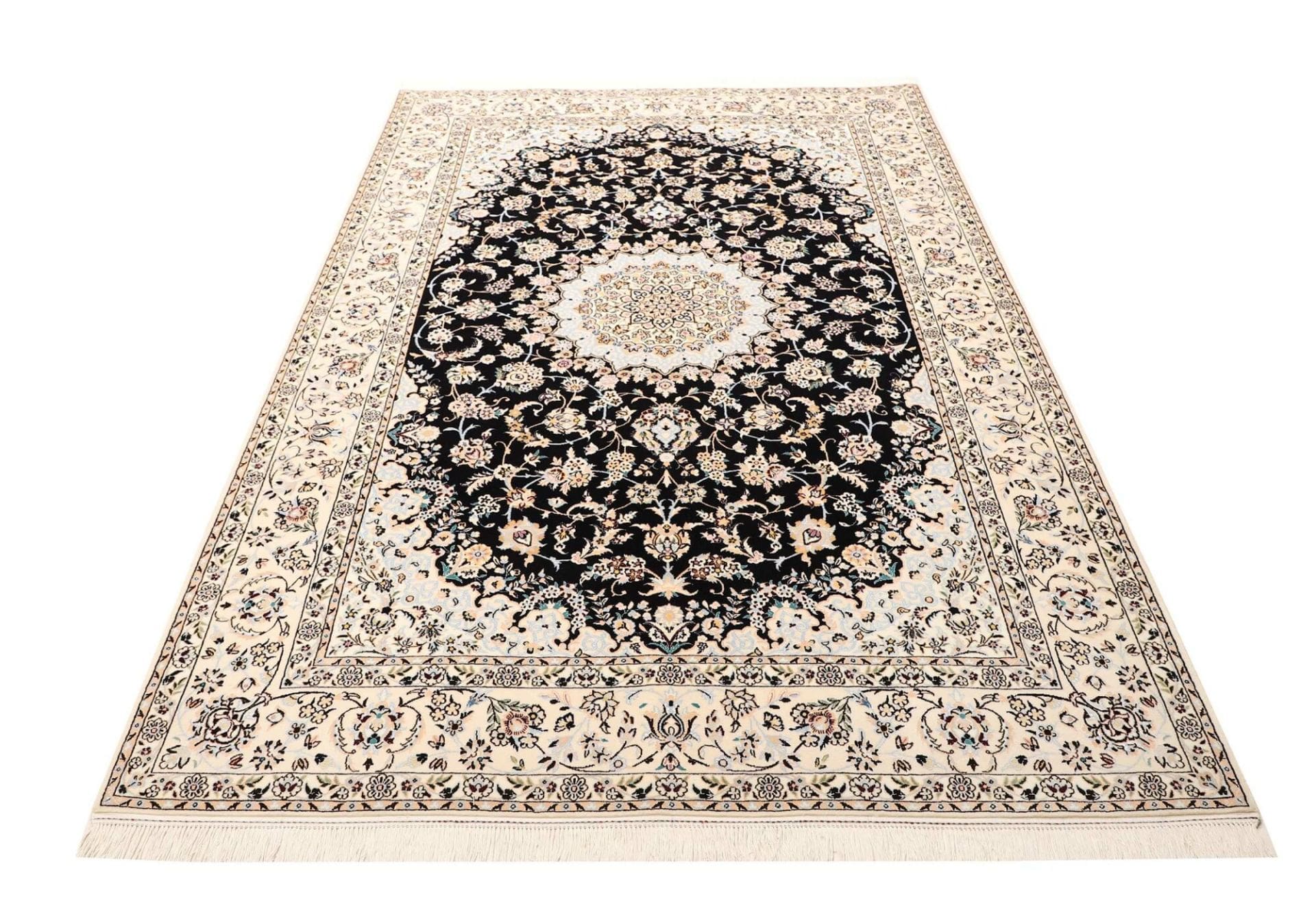 Handgeknüpfter Nain Perserteppich 165 × 246 cm
