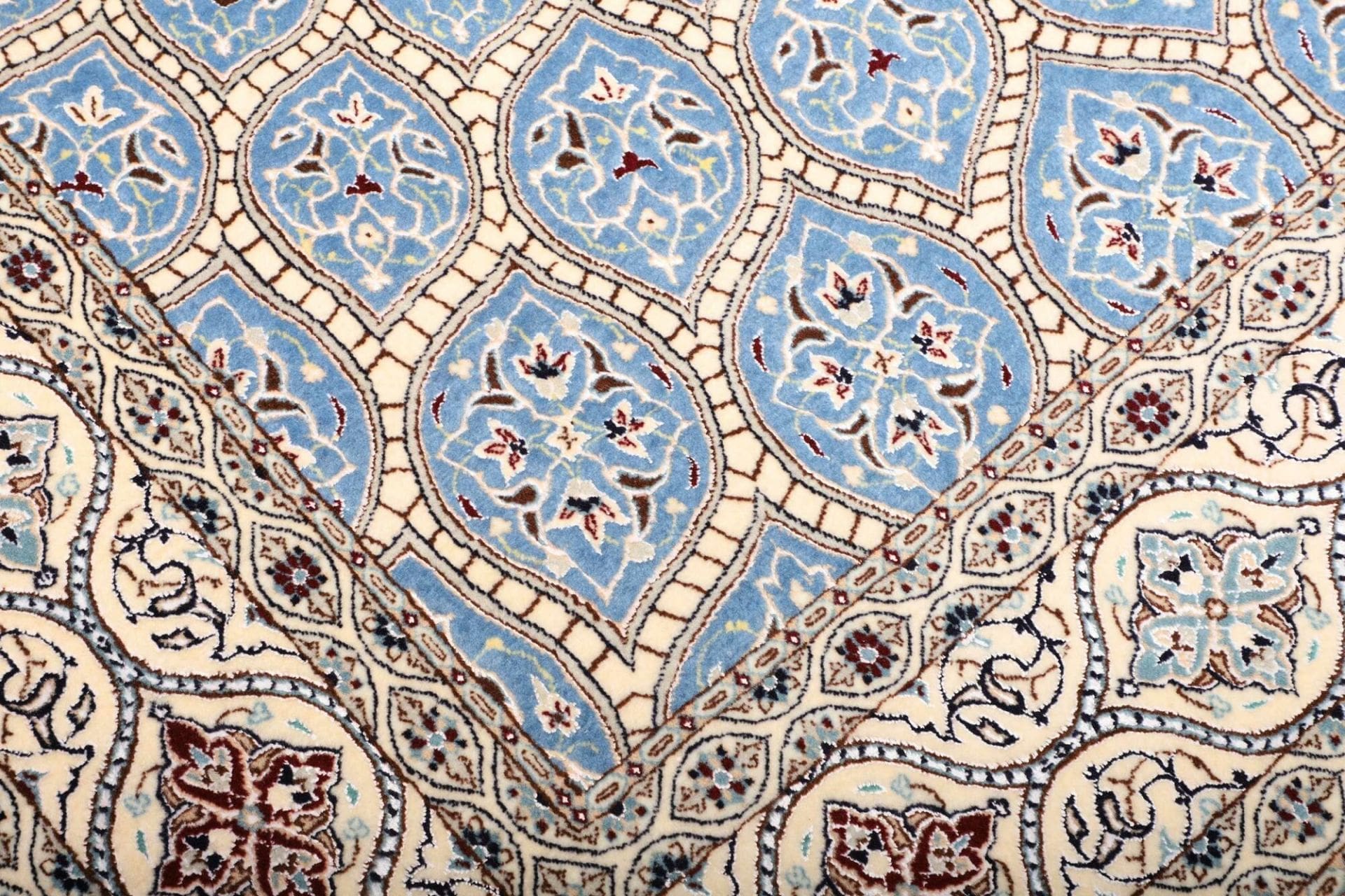 Nain Perserteppich 160 × 240 cm aus Wolle, handgeknüpft