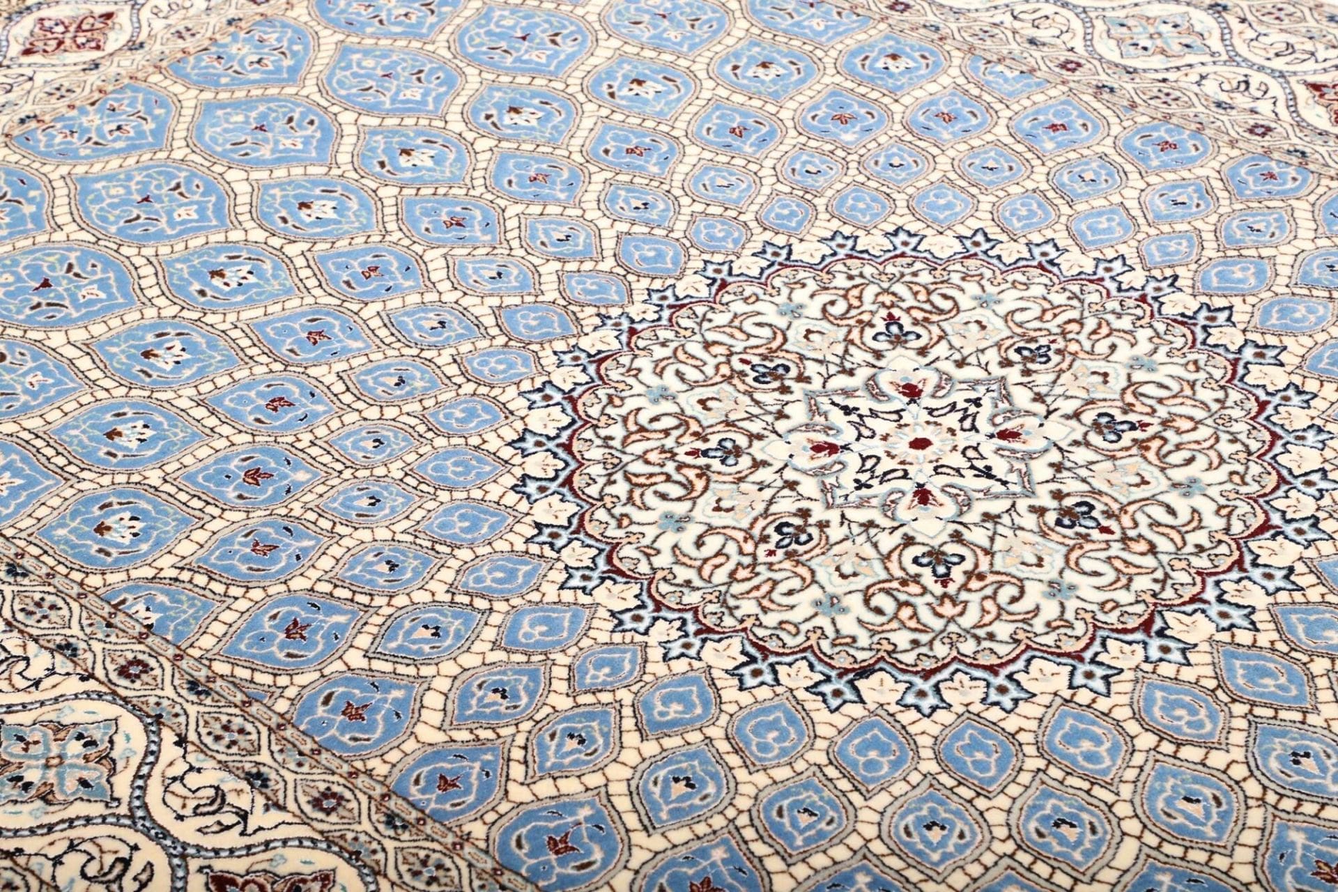 Nain Perserteppich 160 × 240 cm aus Wolle, handgeknüpft