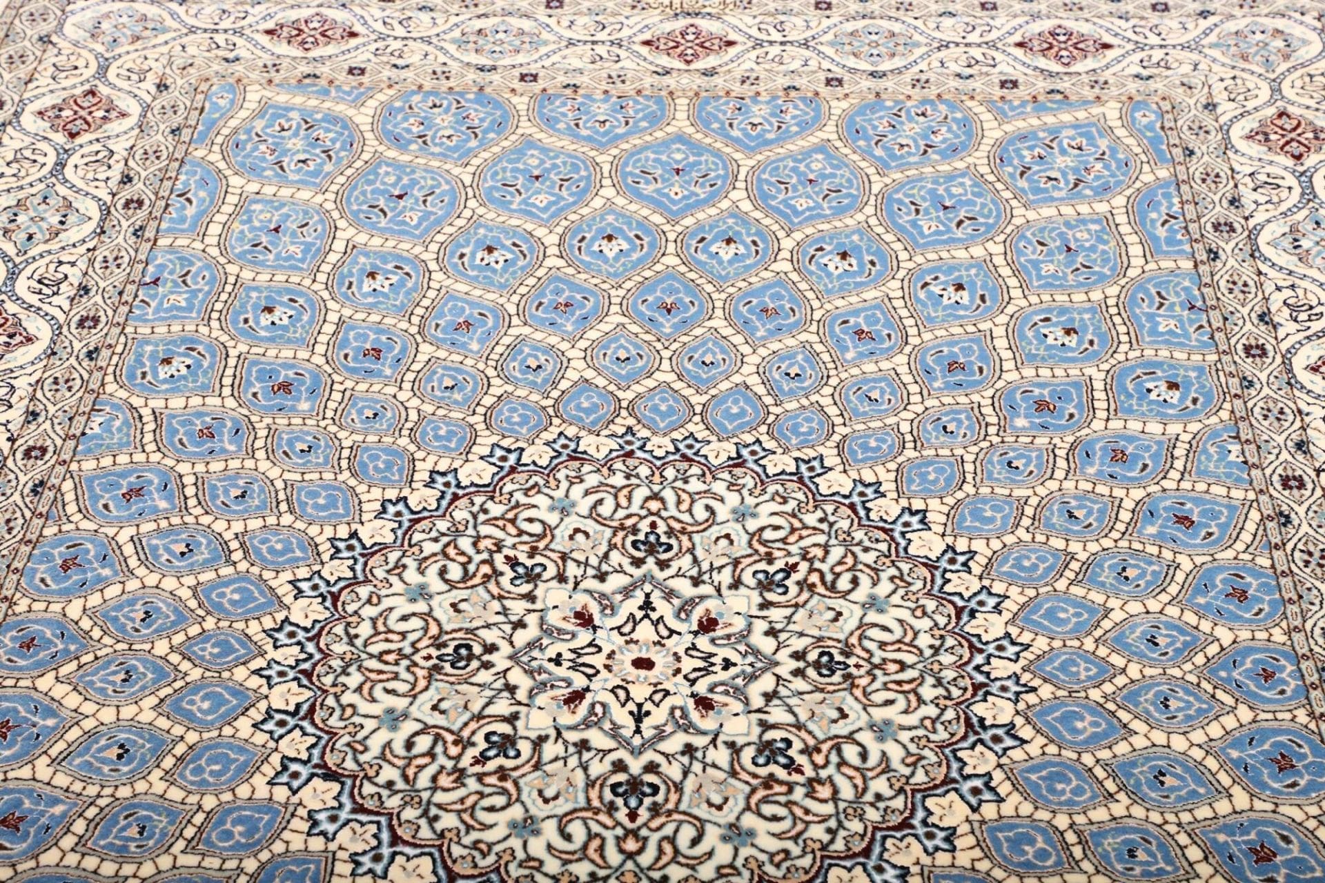 Nain Perserteppich 160 × 240 cm aus Wolle, handgeknüpft
