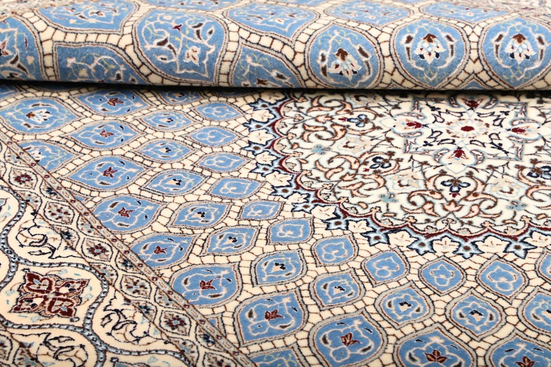 Nain Perserteppich 160 × 240 cm aus Wolle, handgeknüpft