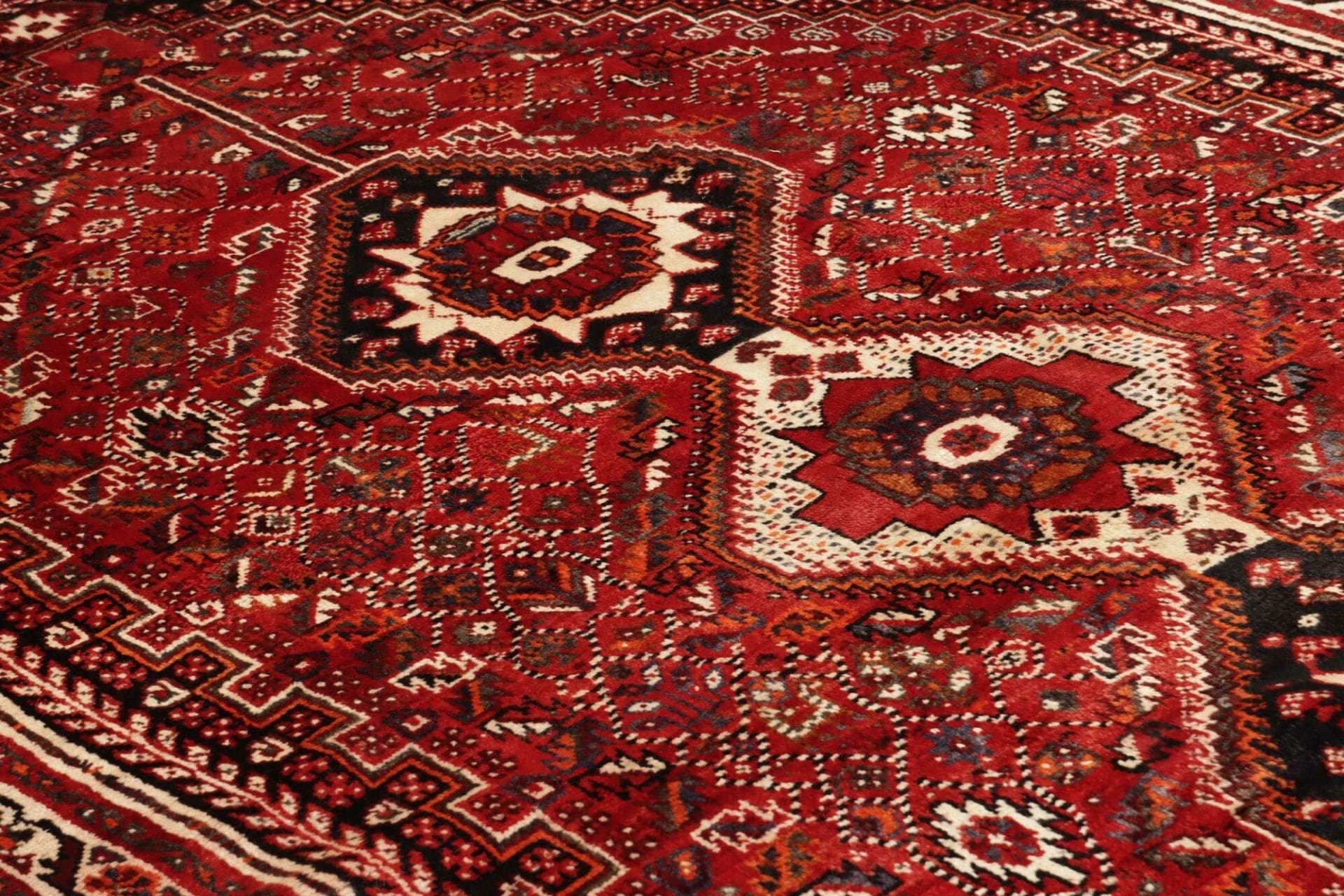 Handgeknüpfter Shiraz Perserteppich, 177 × 268 cm, Wolle