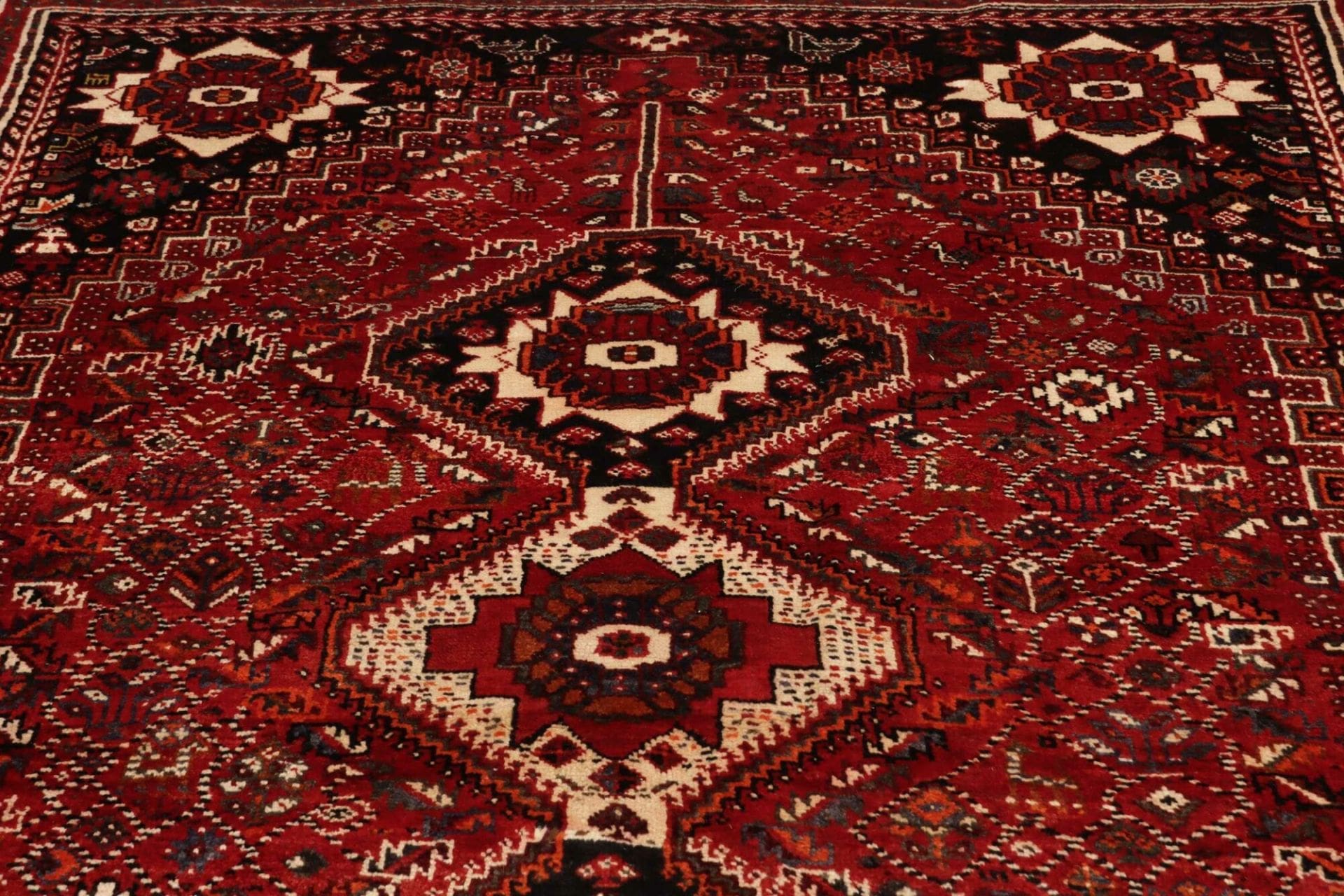 Handgeknüpfter Shiraz Perserteppich, 177 × 268 cm, Wolle