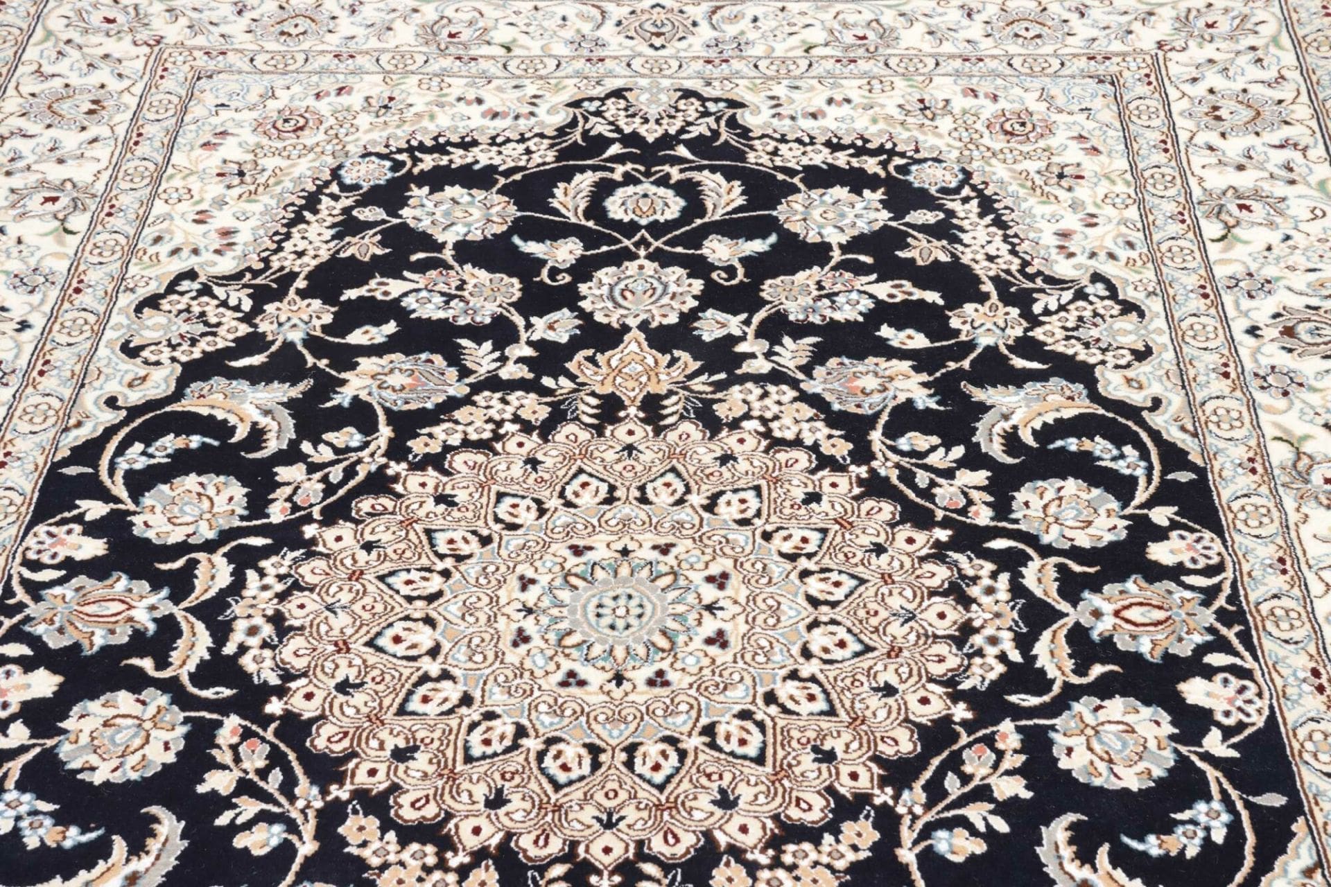 Nain Perserteppich 157 × 244 cm aus Wolle, handgeknüpft