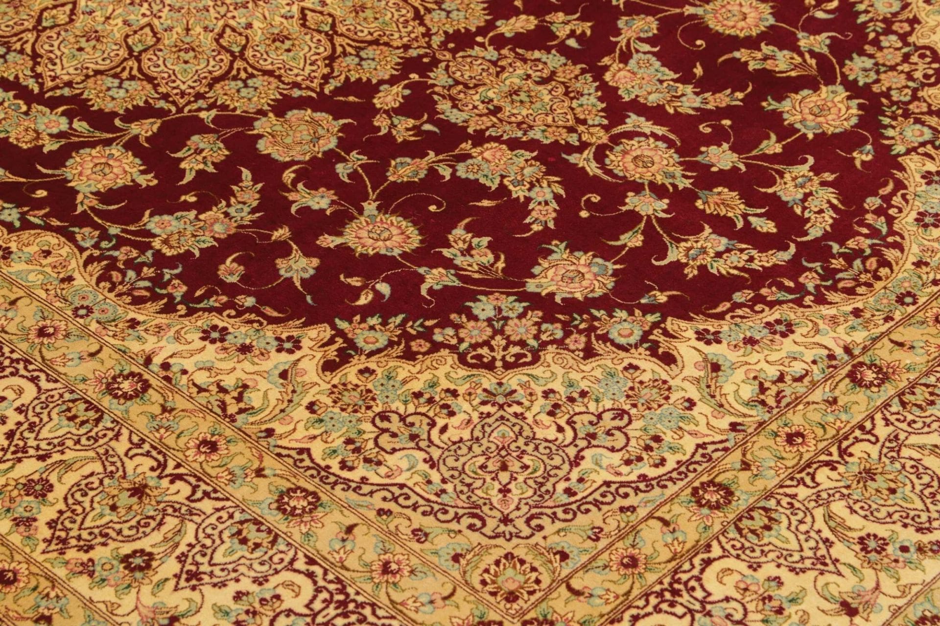 Ghom Perserteppich aus Iran, 156 × 233 cm