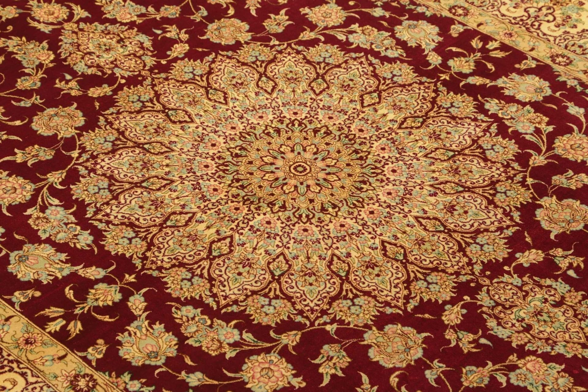 Ghom Perserteppich aus Iran, 156 × 233 cm