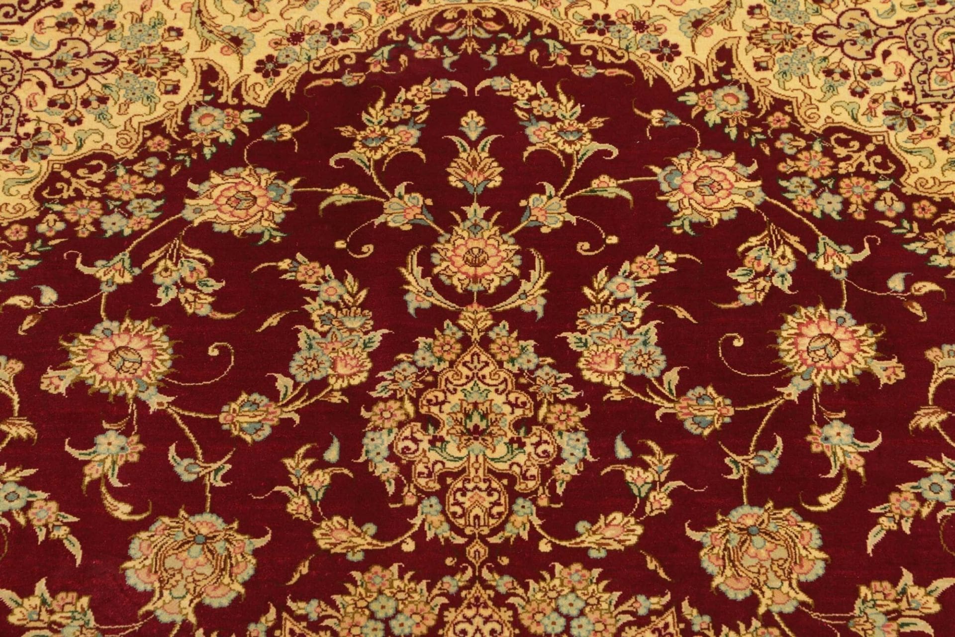 Ghom Perserteppich aus Iran, 156 × 233 cm