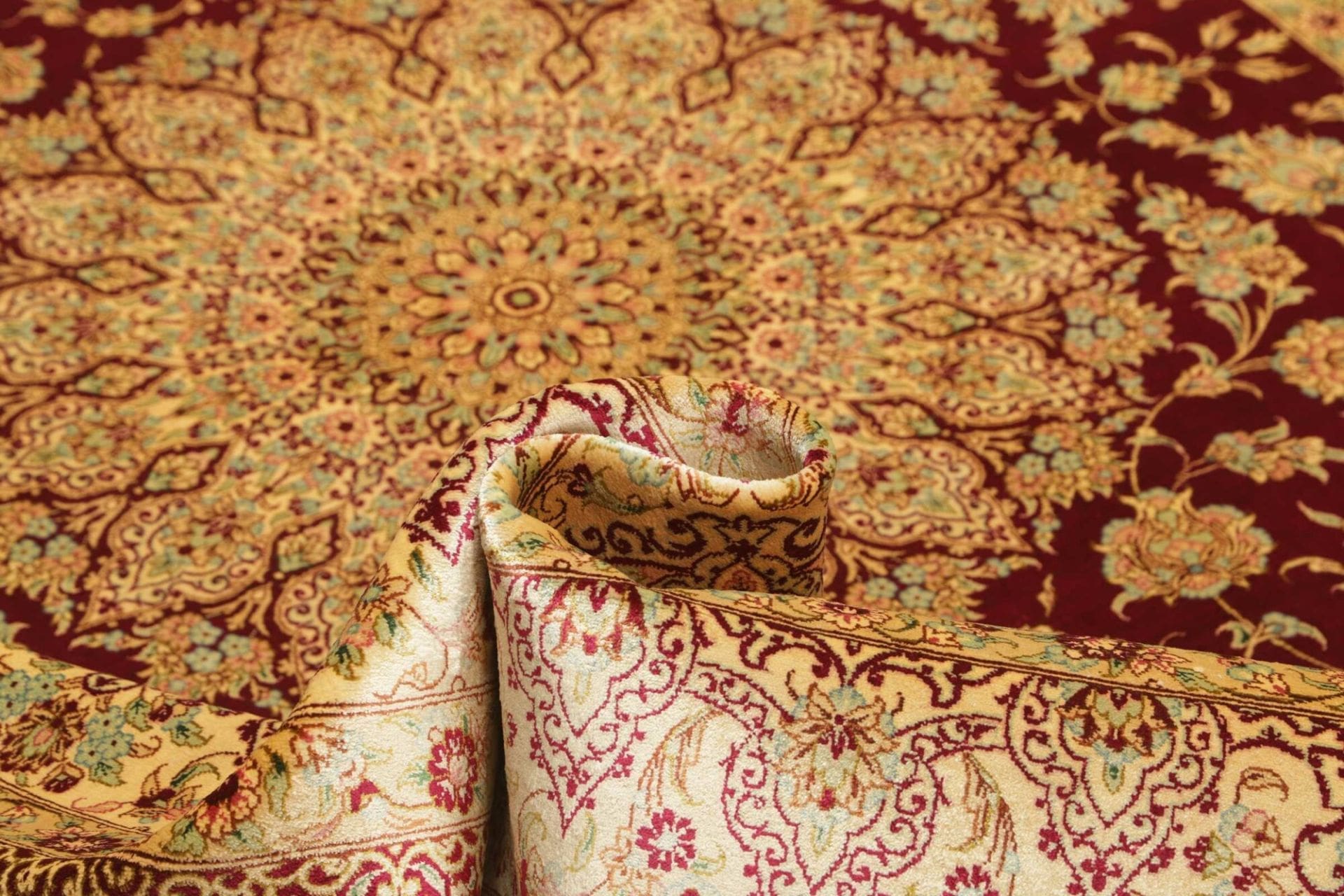 Ghom Perserteppich aus Iran, 156 × 233 cm