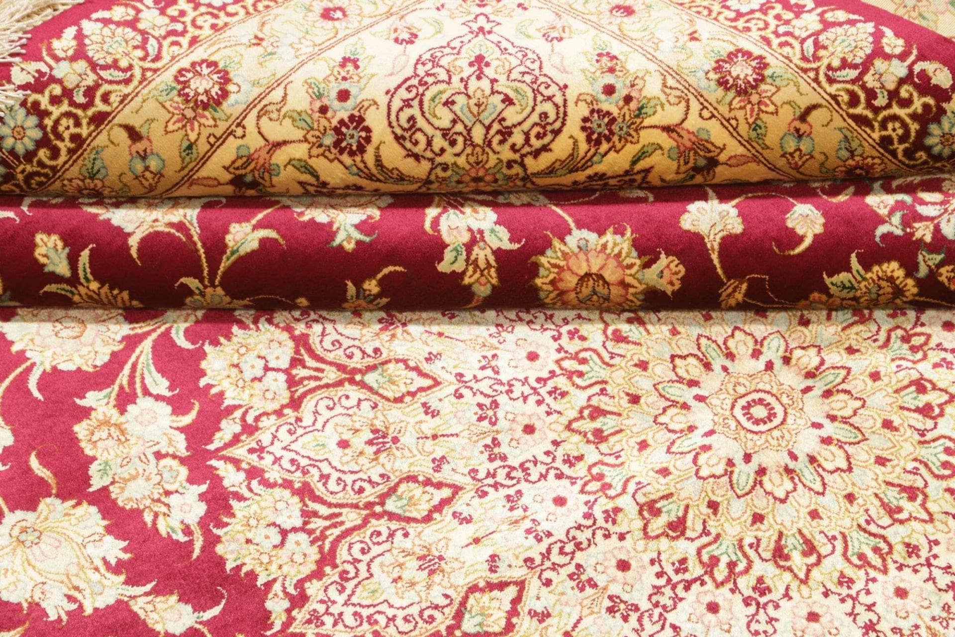 Ghom Perserteppich aus Iran, 156 × 233 cm