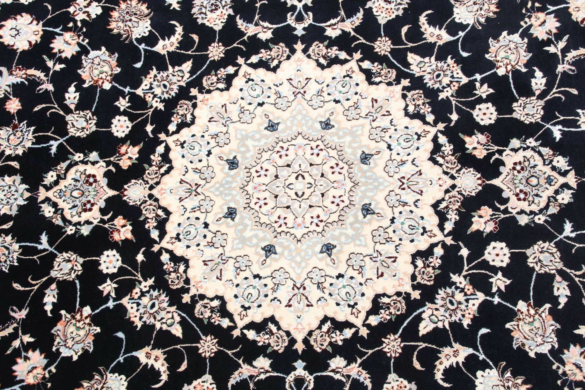 Nain Perserteppich aus Iran, 160 × 237 cm