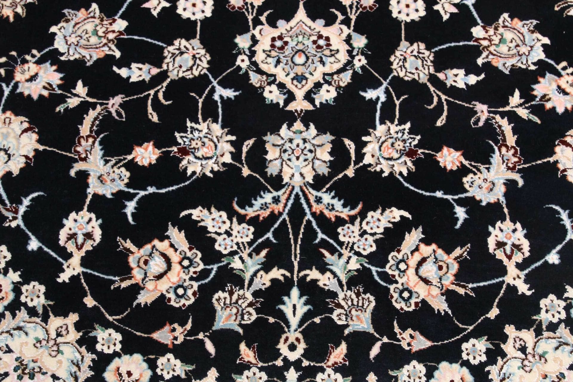 Nain Perserteppich aus Iran, 160 × 237 cm