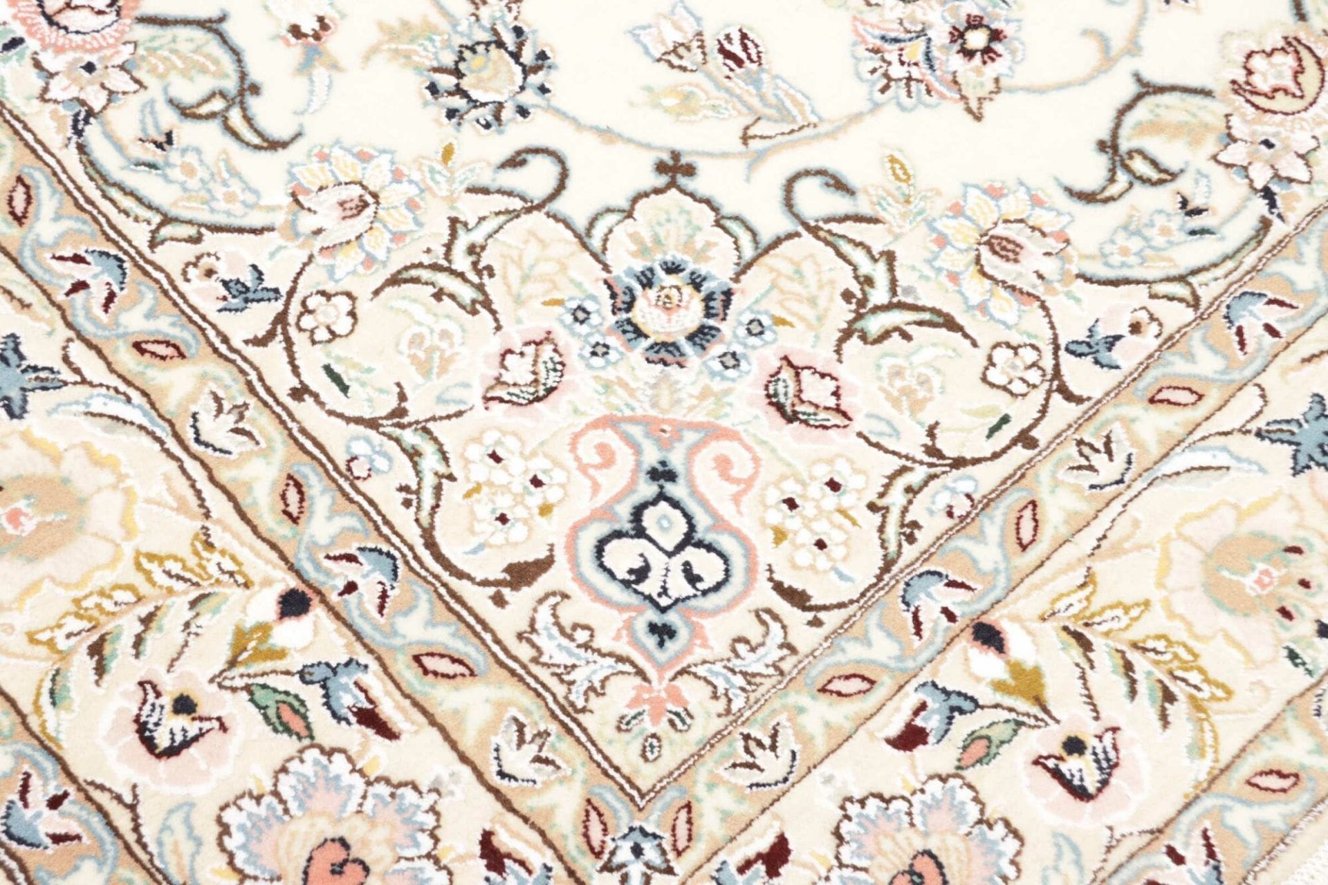 Handgeknüpfter Nain Perserteppich 168 × 255 cm