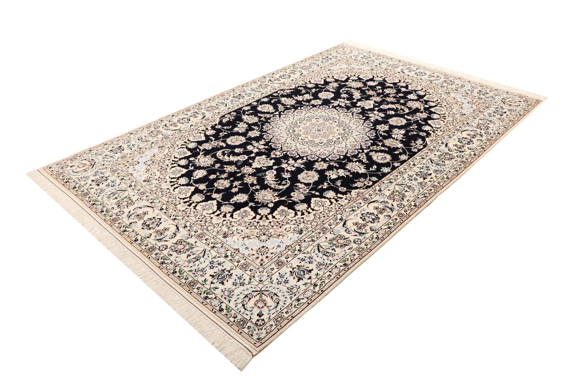 Nain Perserteppich aus Iran, 161 × 231 cm