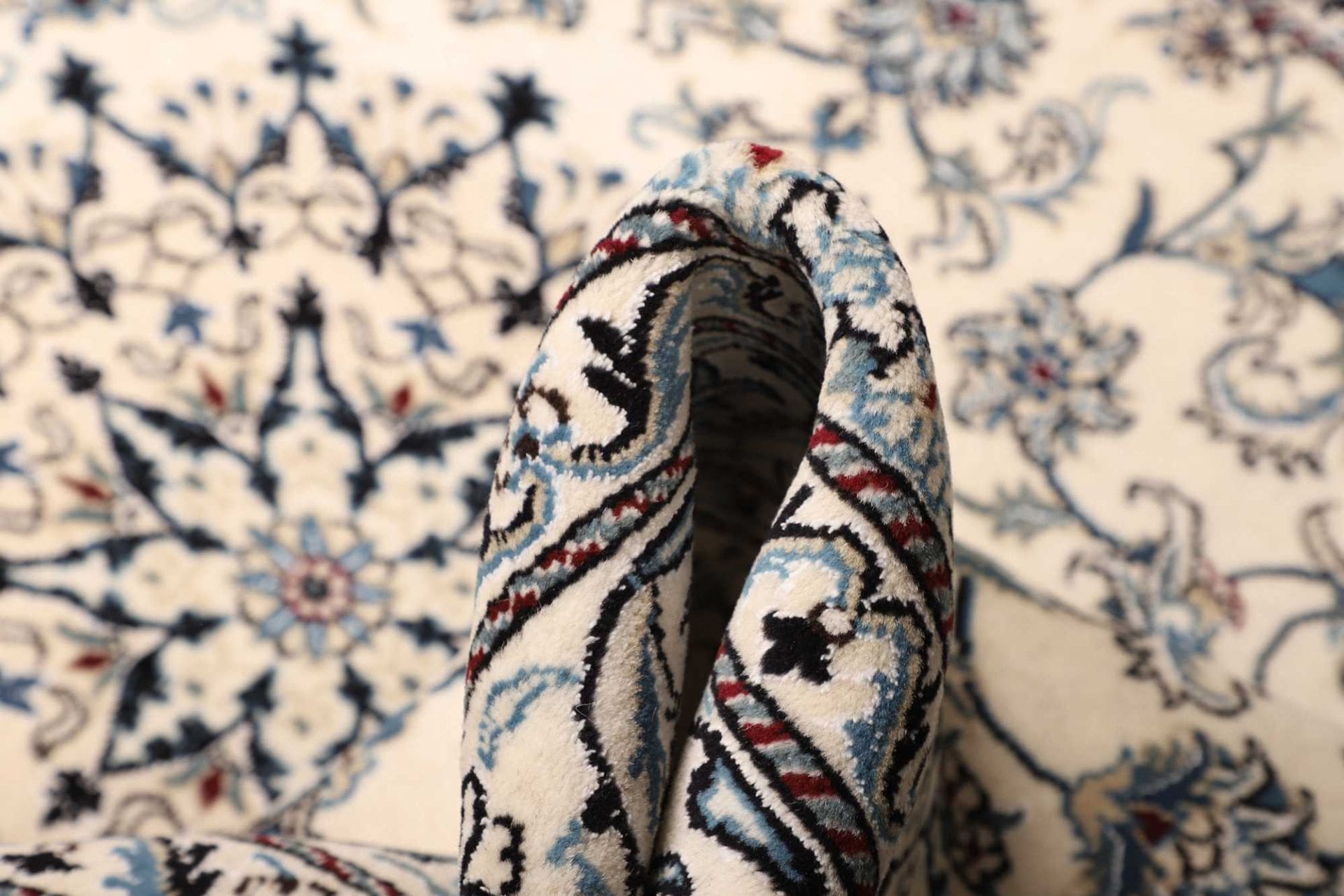Nain Perserteppich aus Iran, 166 × 247 cm