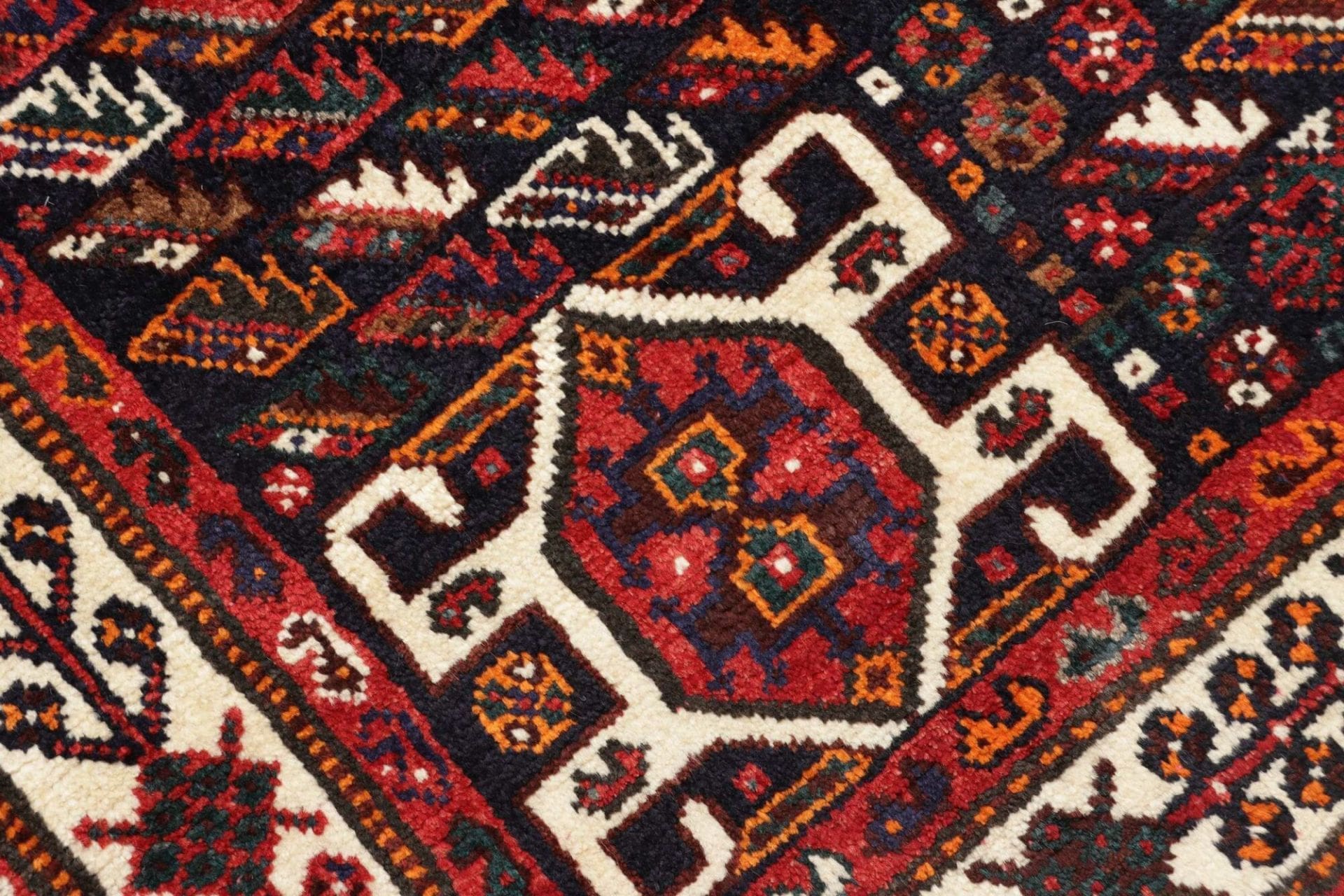 Handgeknüpfter Qashqai Perserteppich 173 × 254 cm