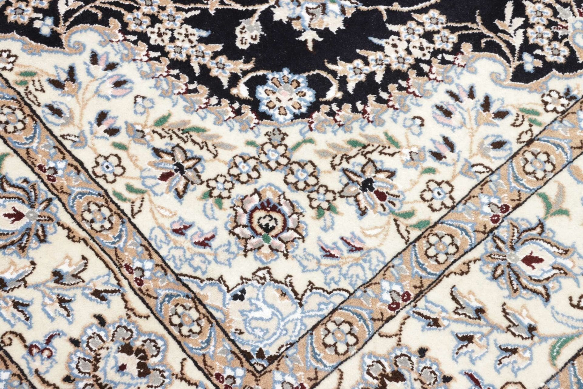 Nain Perserteppich aus Iran, 160 × 248 cm