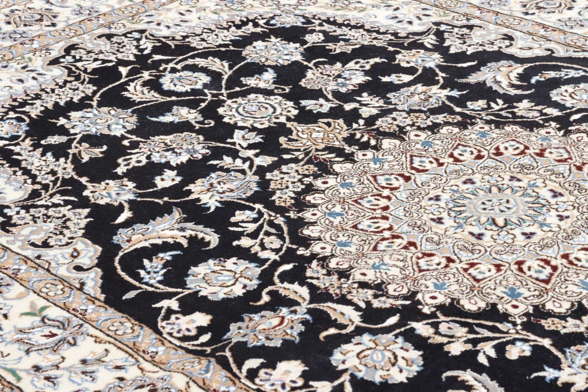 Nain Perserteppich aus Iran, 160 × 248 cm