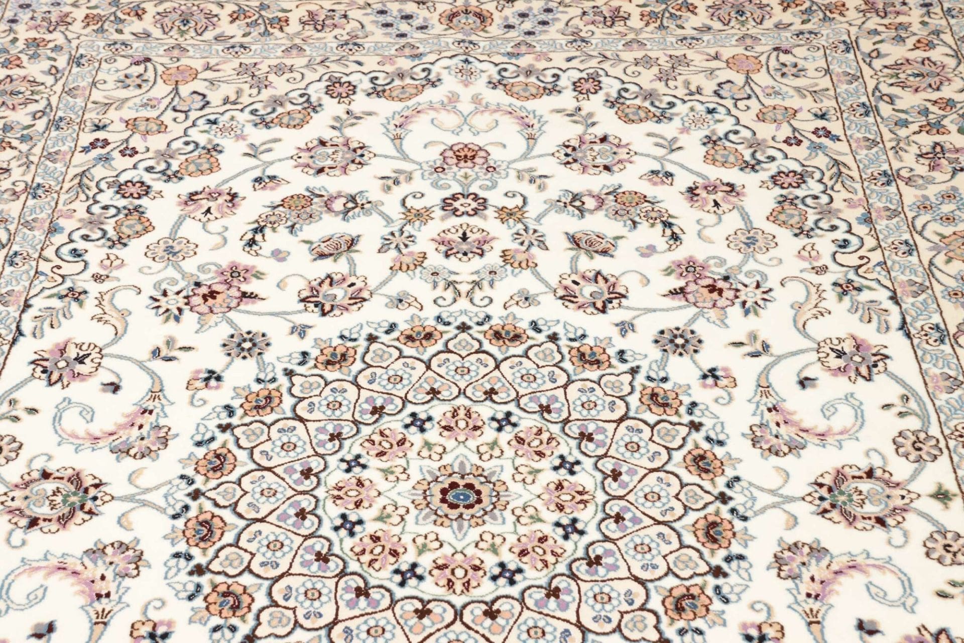 Nain Perserteppich 153 × 242 cm aus Wolle, handgeknüpft