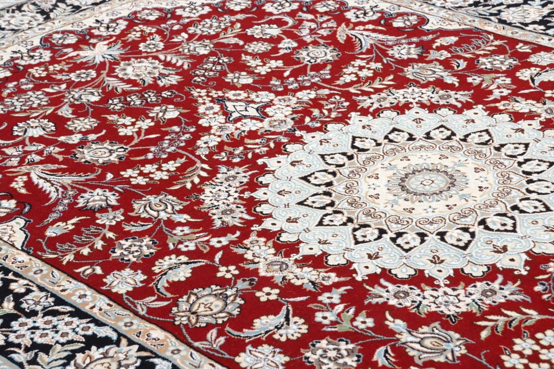 Handgeknüpfter Nain Perserteppich 150 × 246 cm