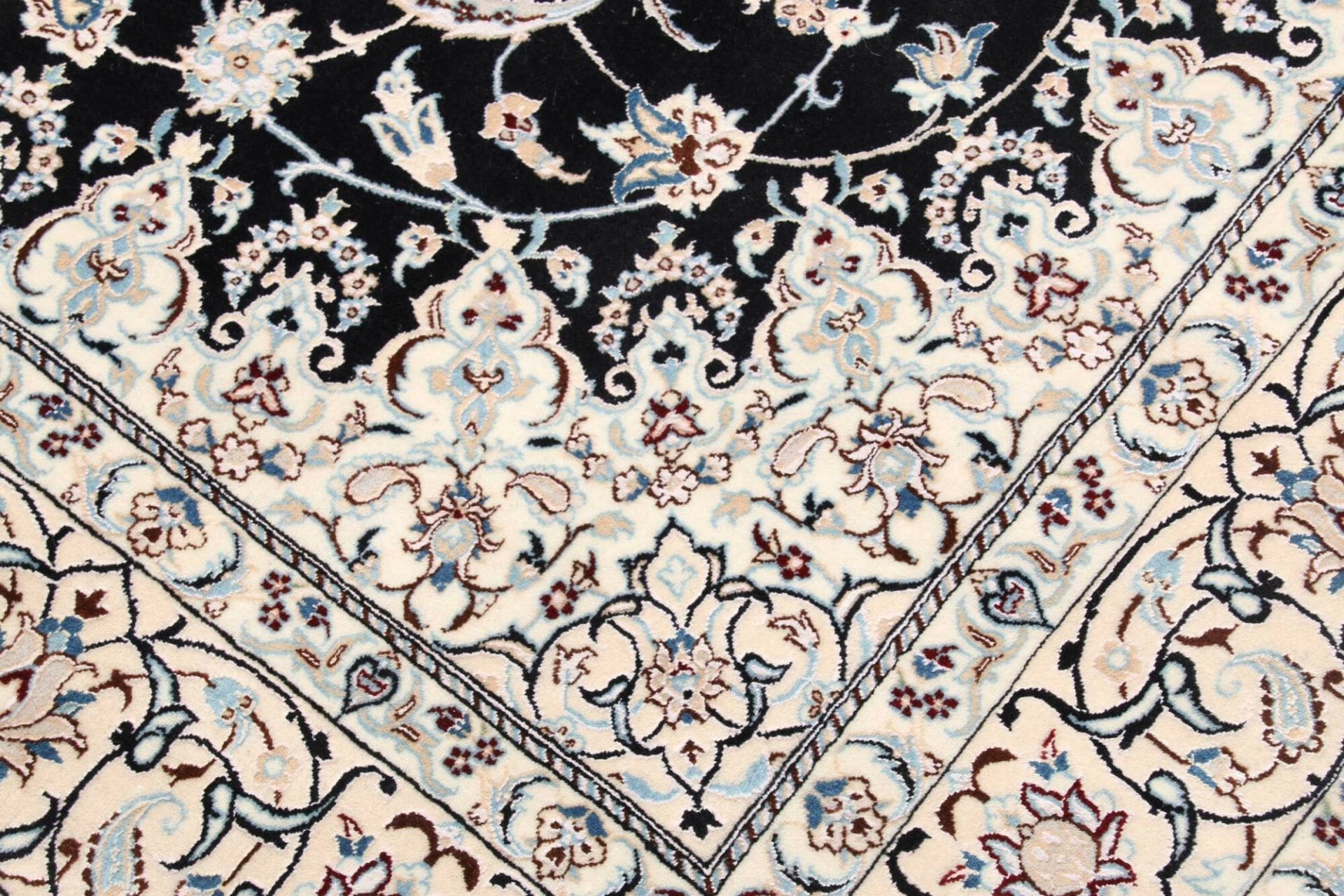 Handgeknüpfter Nain Perserteppich 156 × 225 cm