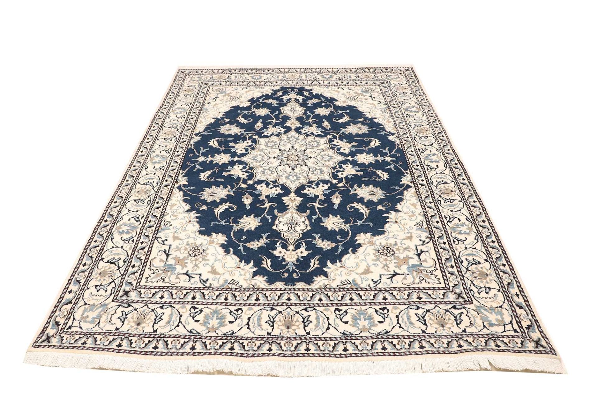 Nain Perserteppich 168 × 234 cm aus Wolle, handgeknüpft
