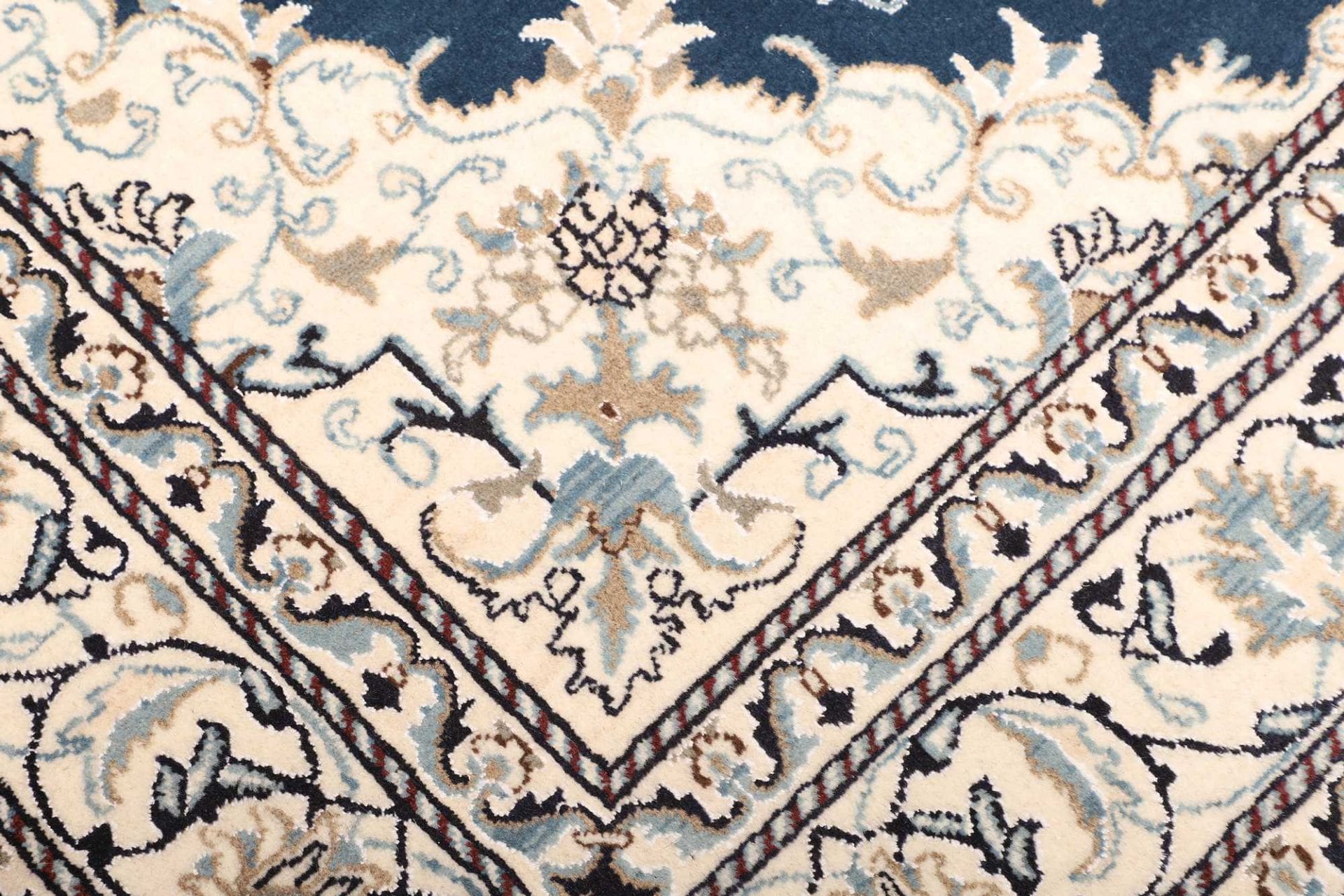 Nain Perserteppich 168 × 234 cm aus Wolle, handgeknüpft