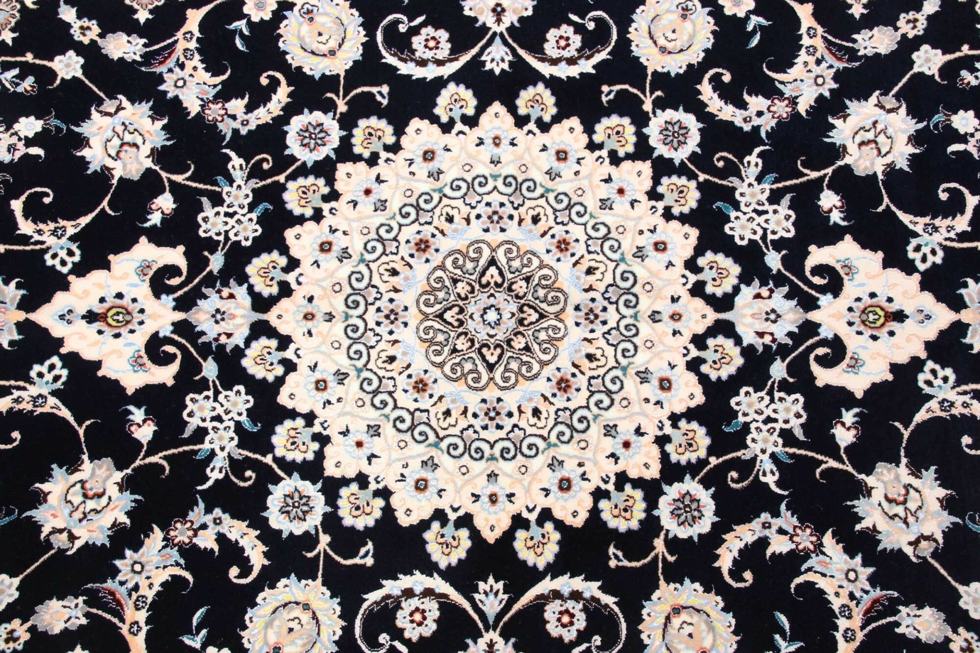 Nain Perserteppich 161 × 245 cm aus Wolle, handgeknüpft