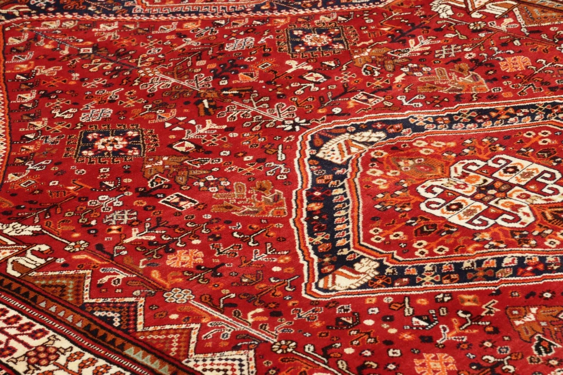 Shiraz Perserteppich 163 × 258 cm aus Wolle, handgeknüpft