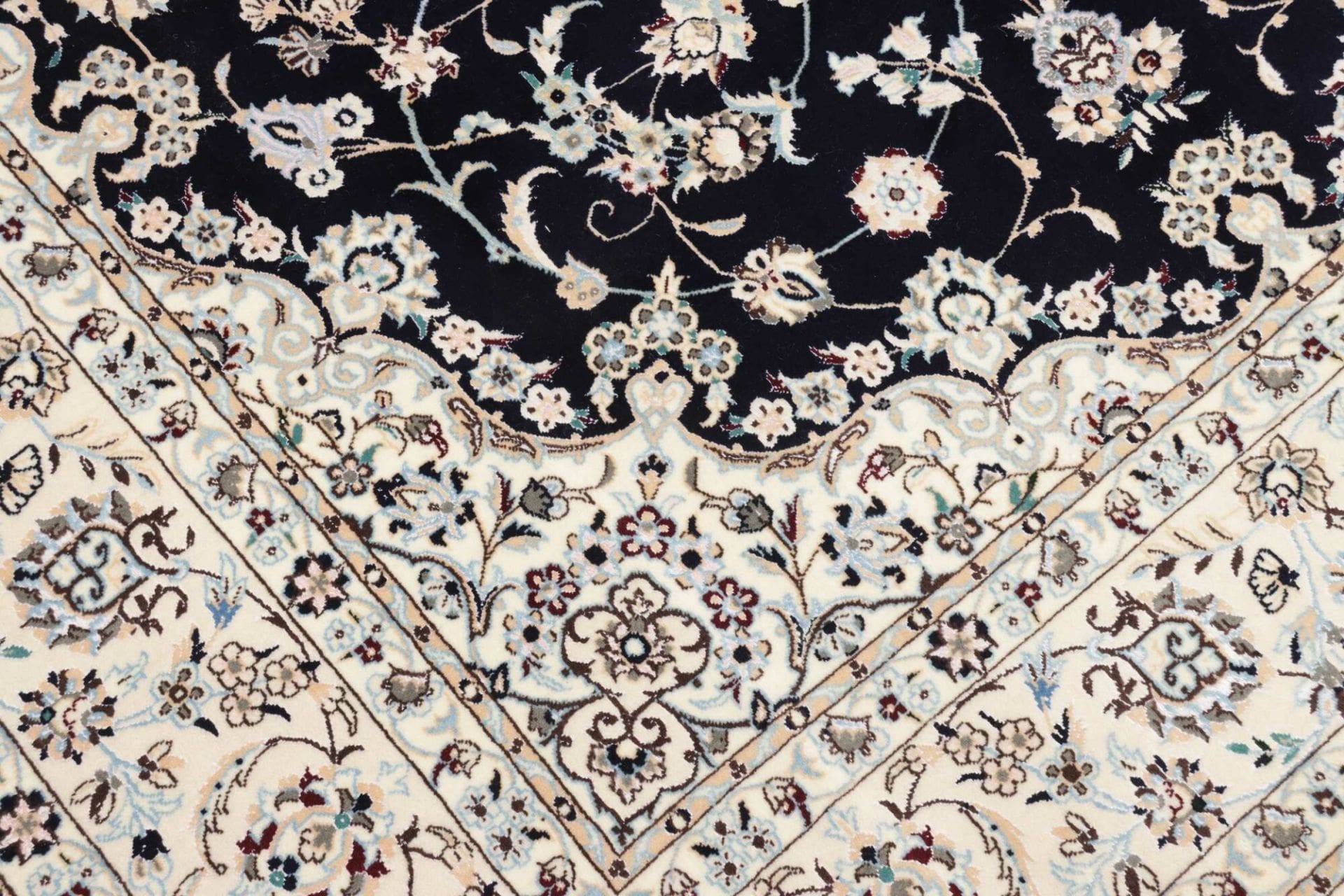 Handgeknüpfter Nain Perserteppich 171 × 249 cm
