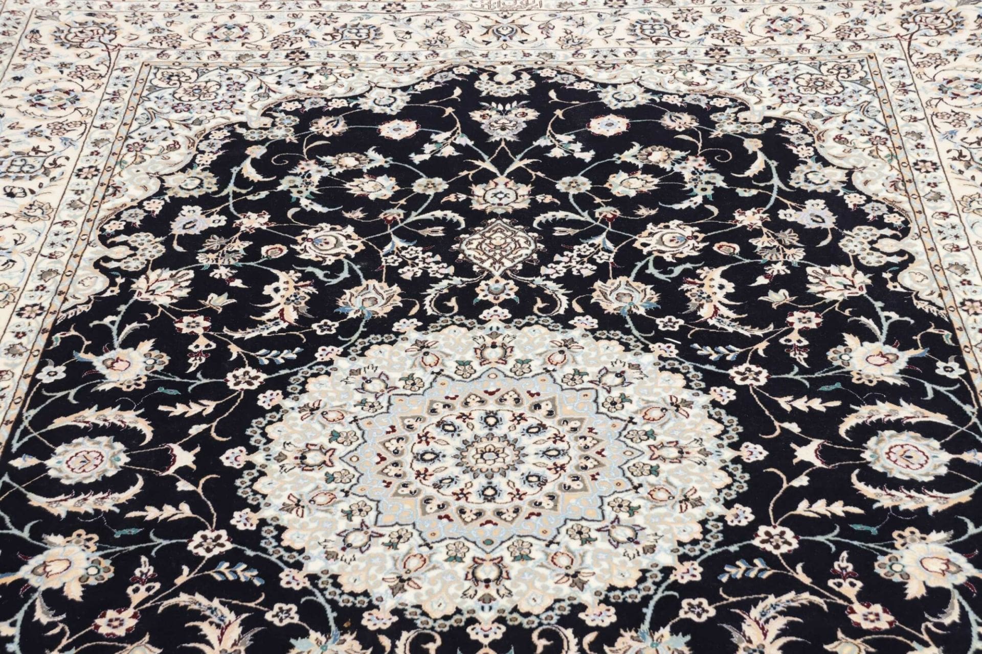 Handgeknüpfter Nain Perserteppich 171 × 249 cm
