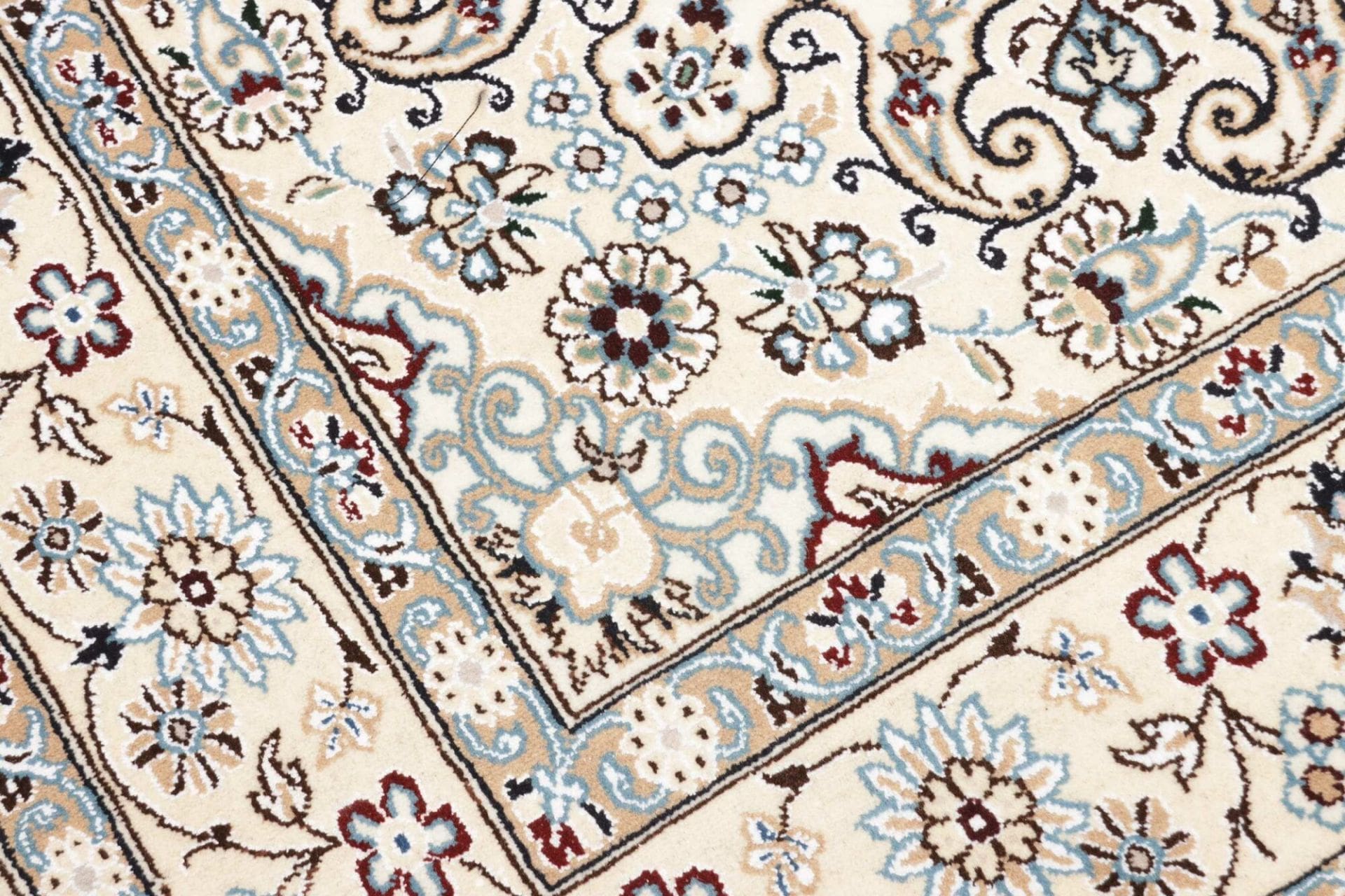 Handgeknüpfter Nain Perserteppich 148 × 222 cm