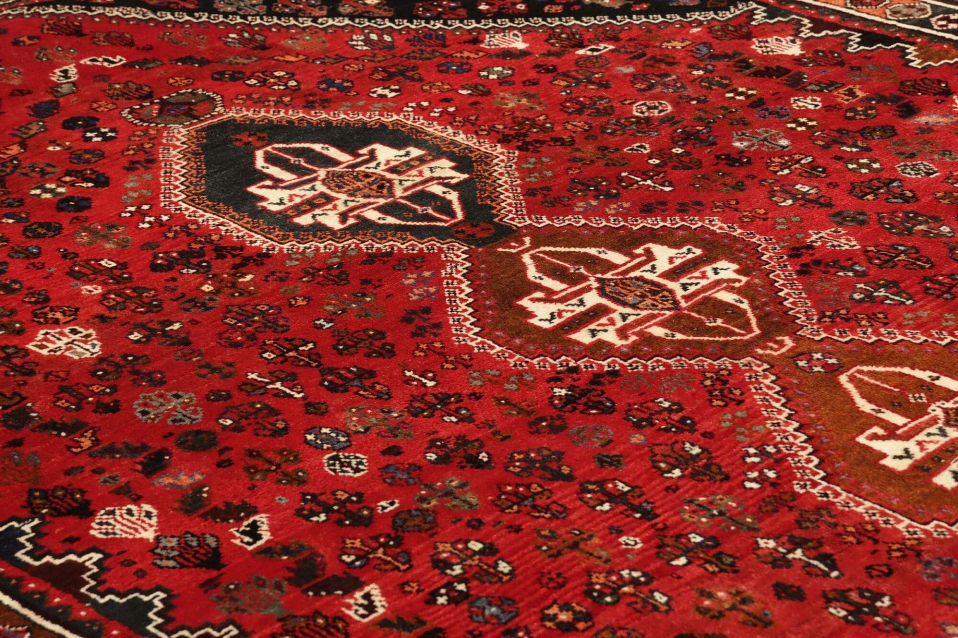 Handgeknüpfter Shiraz Perserteppich 166 × 275 cm