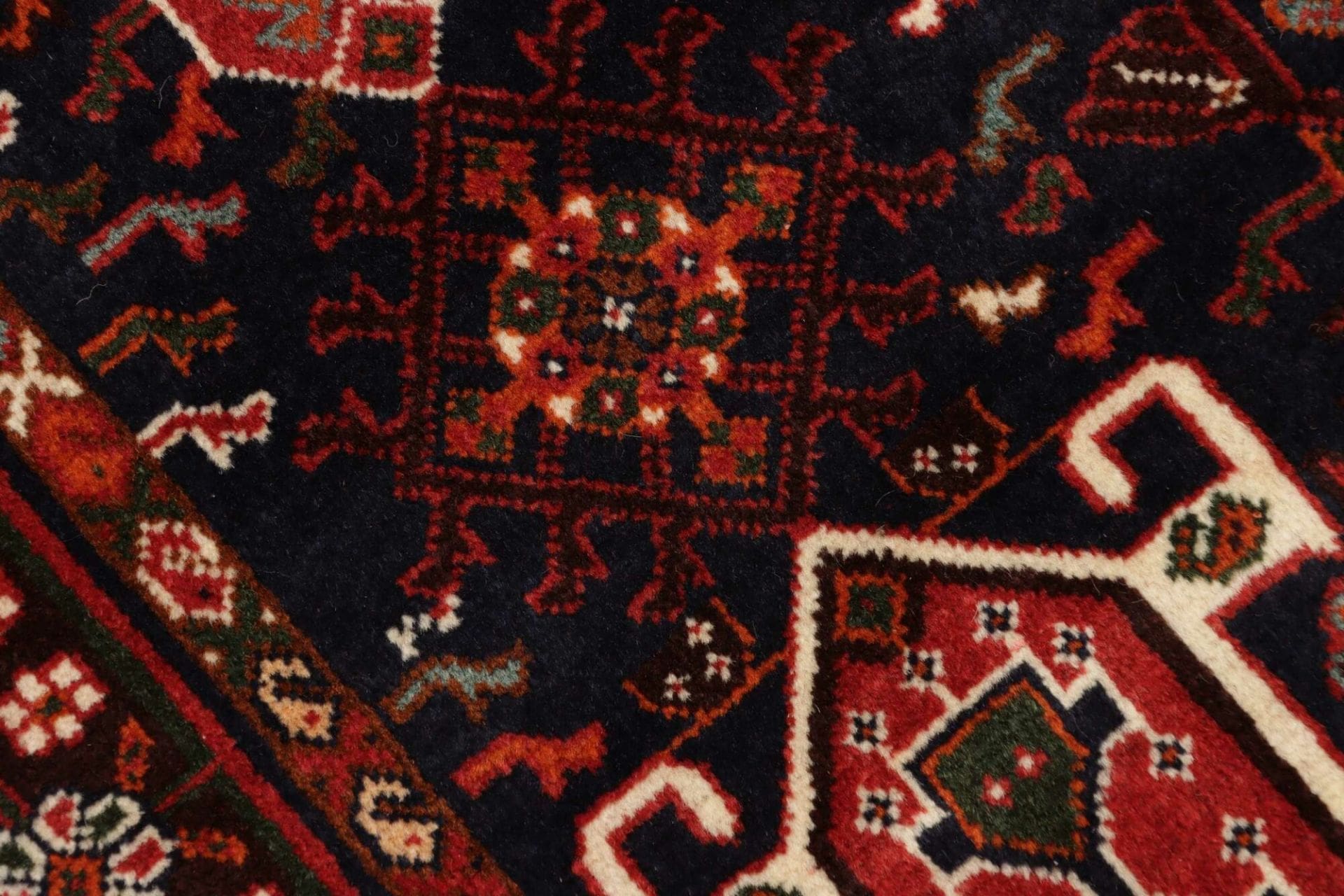 Qashqai Perserteppich aus Iran, 163 × 262 cm