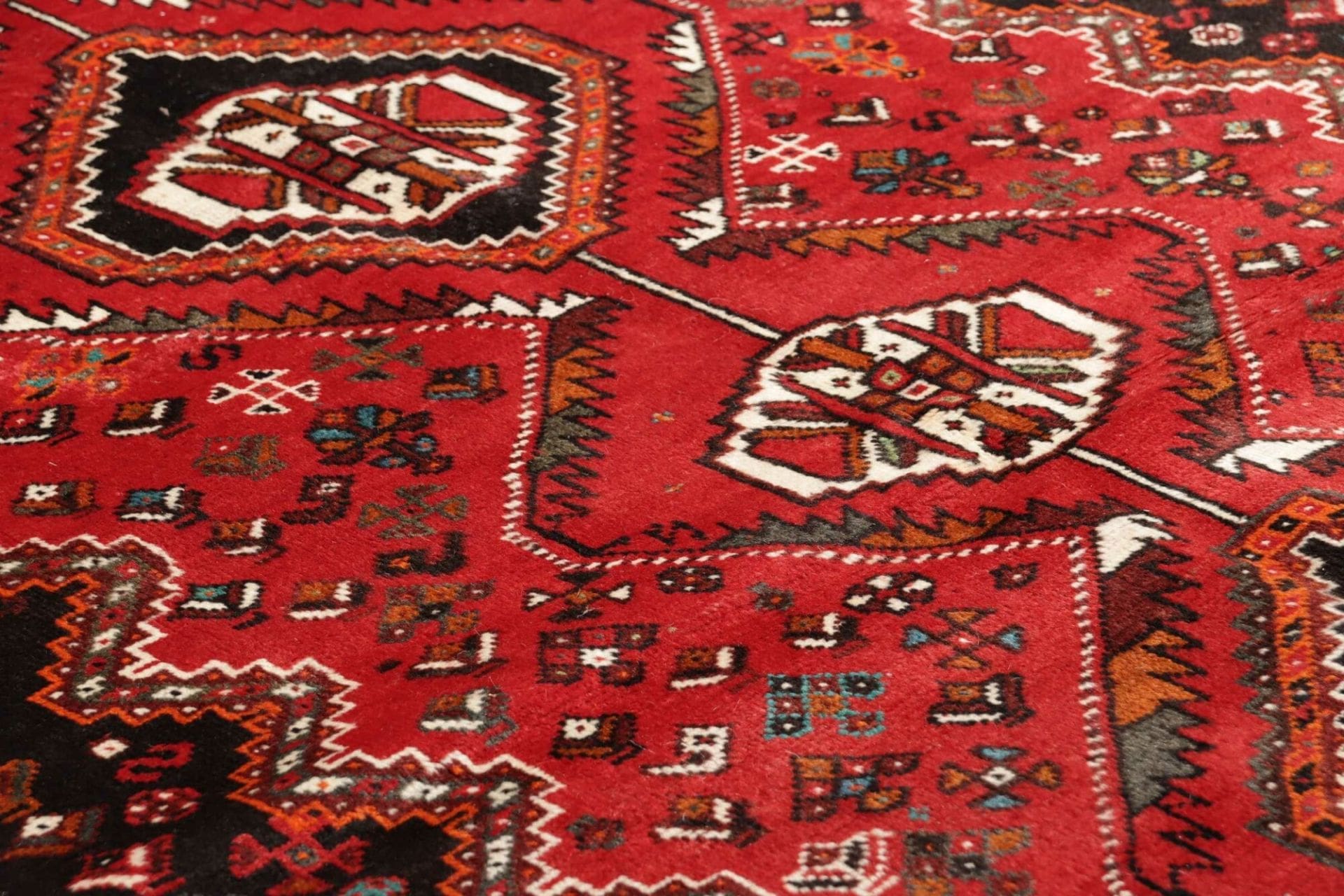 Handgeknüpfter Shiraz Perserteppich, 175 × 260 cm, Wolle