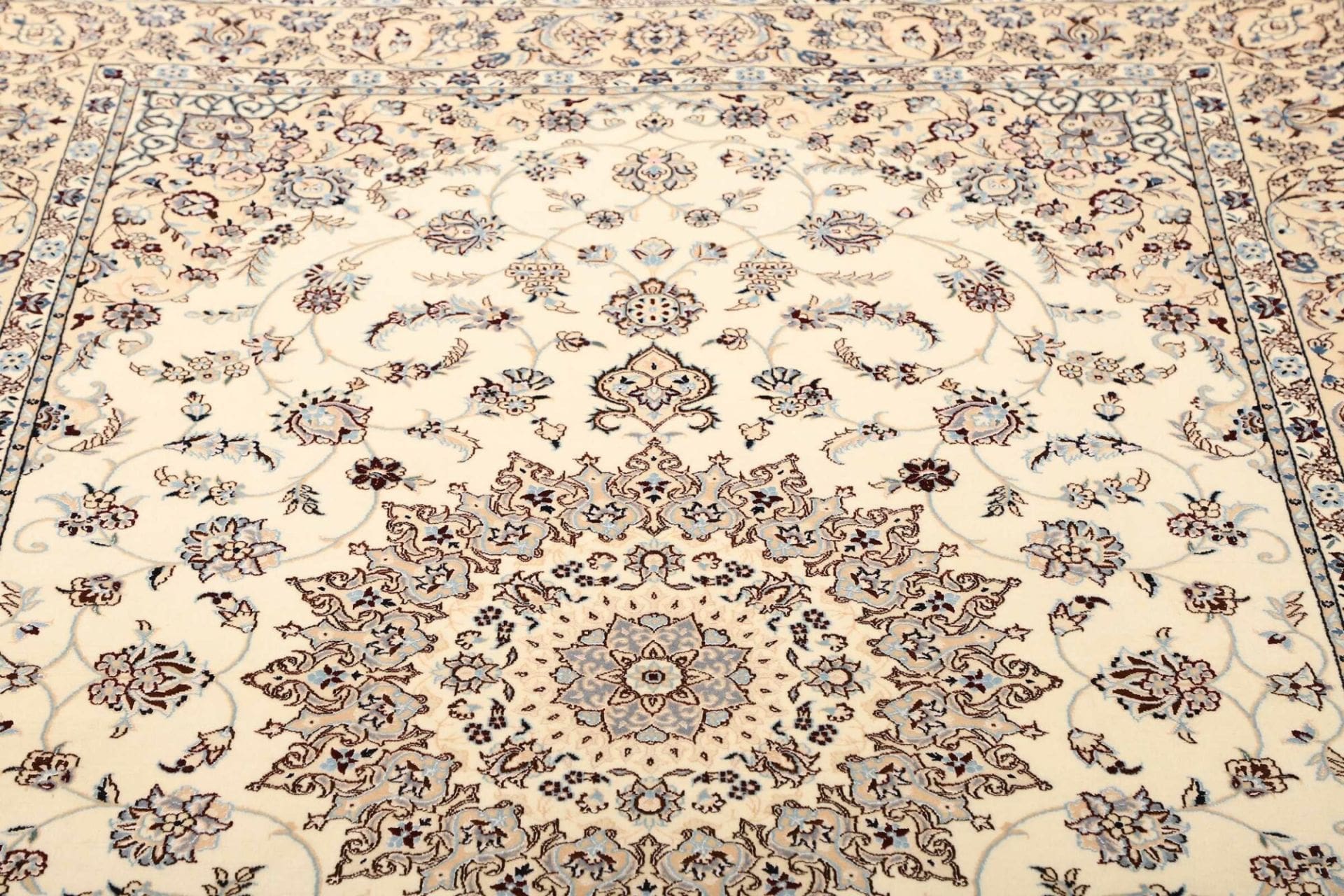 Nain Perserteppich 144 × 214 cm aus Wolle, handgeknüpft