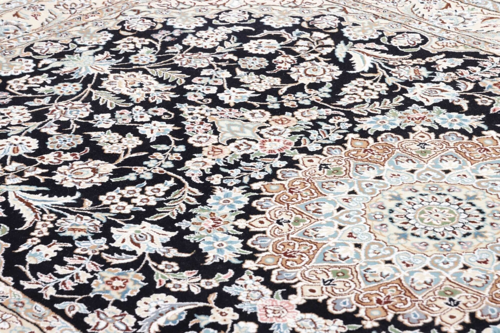 Nain Perserteppich aus Iran, 146 × 247 cm