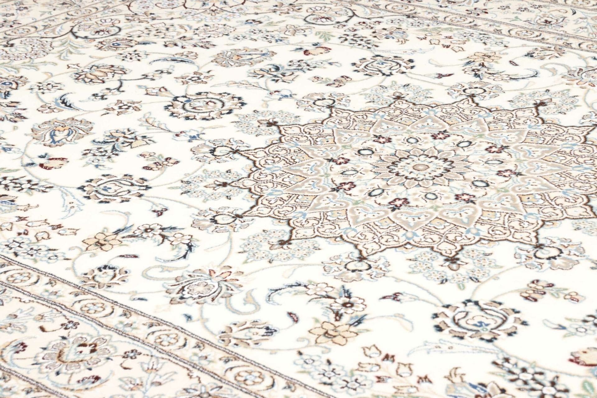 Nain Perserteppich 173 × 272 cm aus Wolle, handgeknüpft