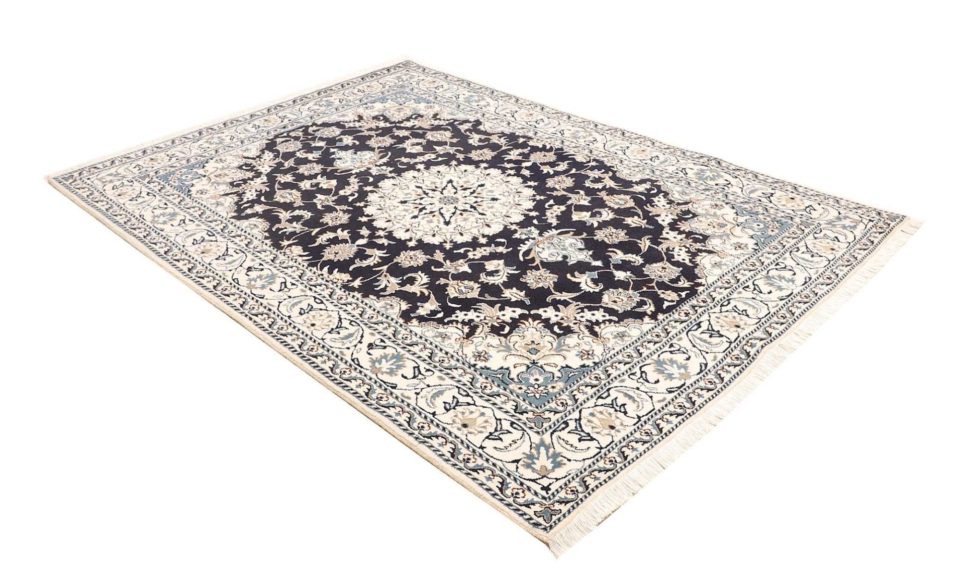 Handgeknüpfter Nain Perserteppich 175 × 234 cm