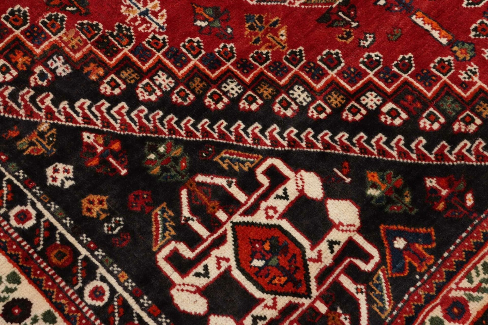 Qashqai Perserteppich aus Iran, 165 × 218 cm