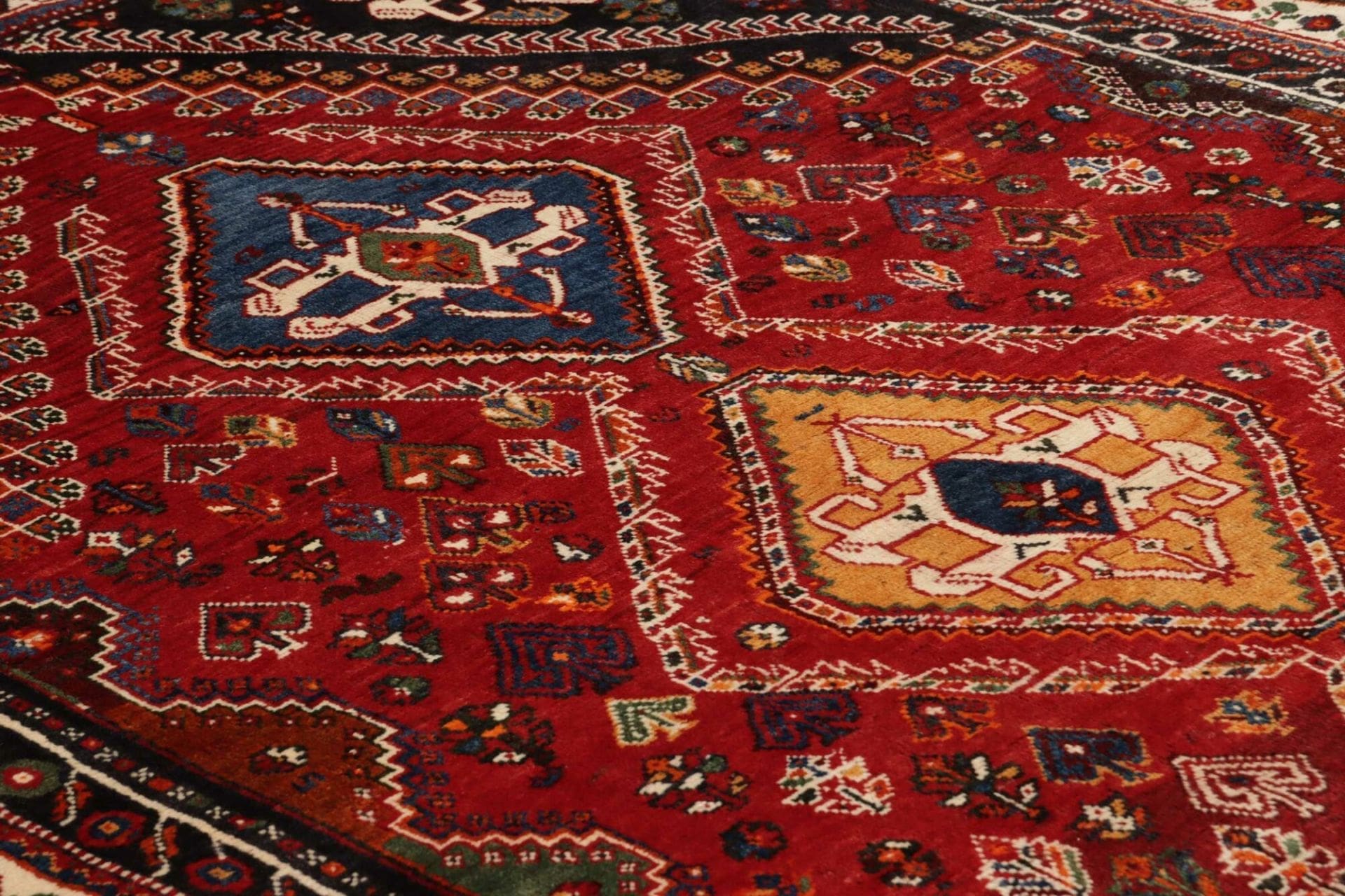 Qashqai Perserteppich aus Iran, 165 × 218 cm