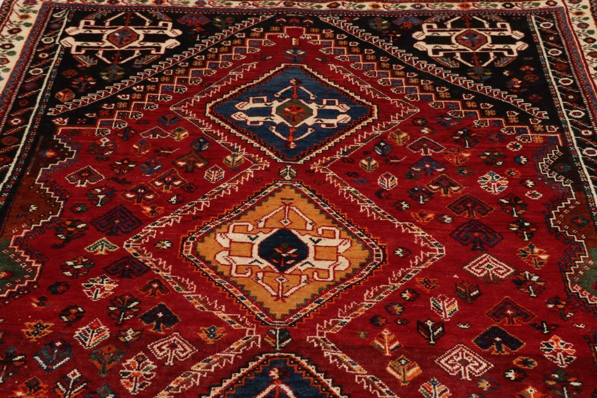 Qashqai Perserteppich aus Iran, 165 × 218 cm