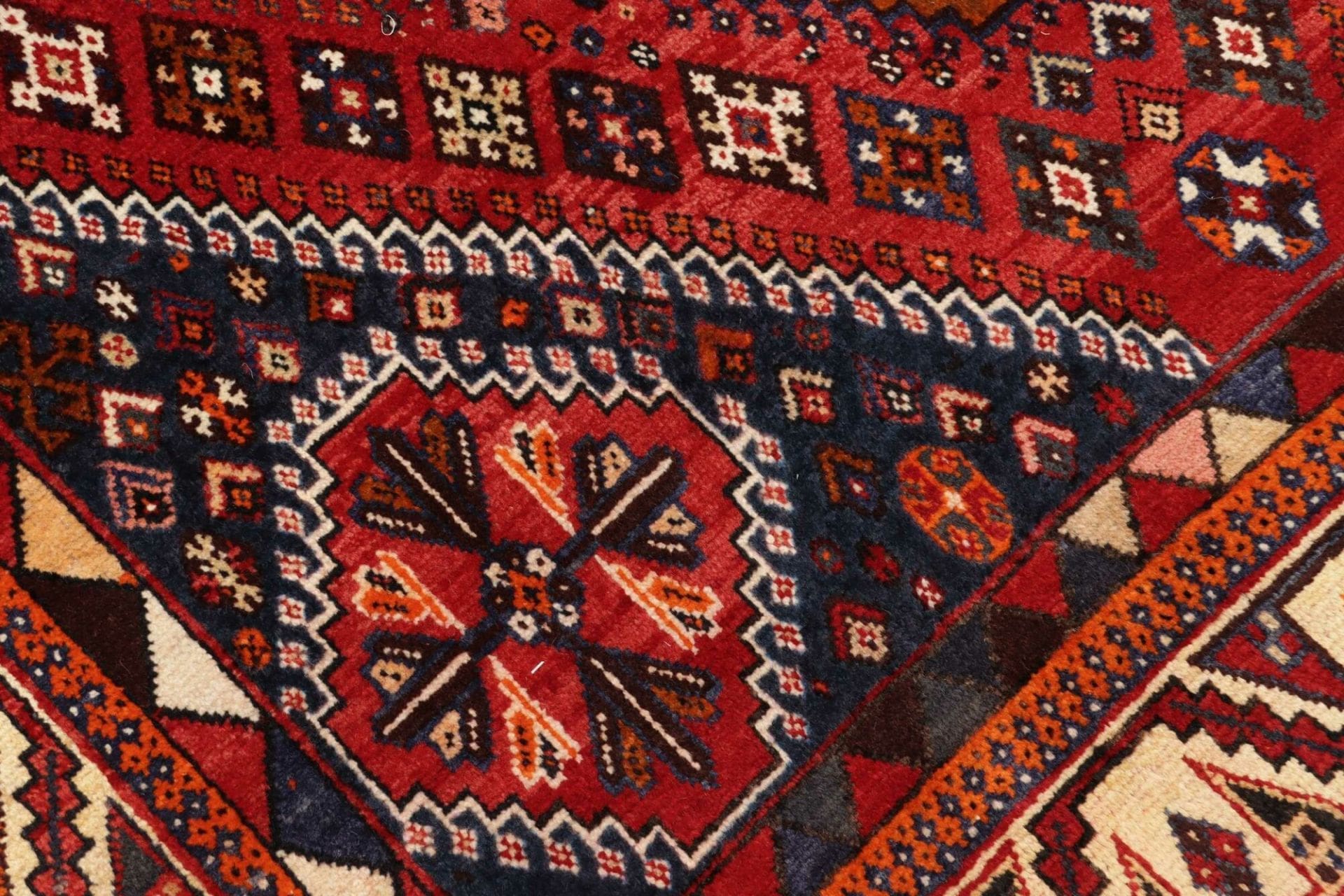 Qashqai Perserteppich aus Iran, 153 × 240 cm